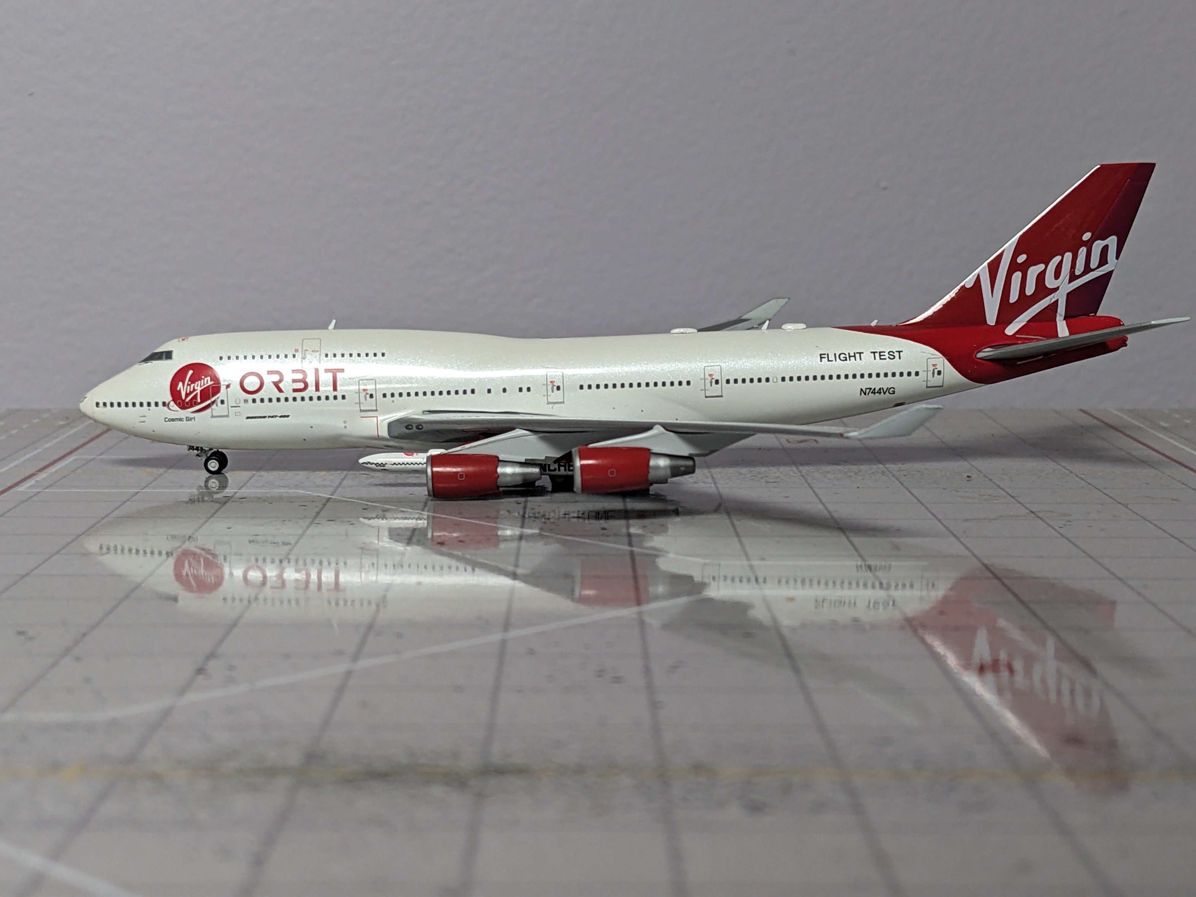 1:400 JC VIRGIN ORBIT B747-400 N744VG