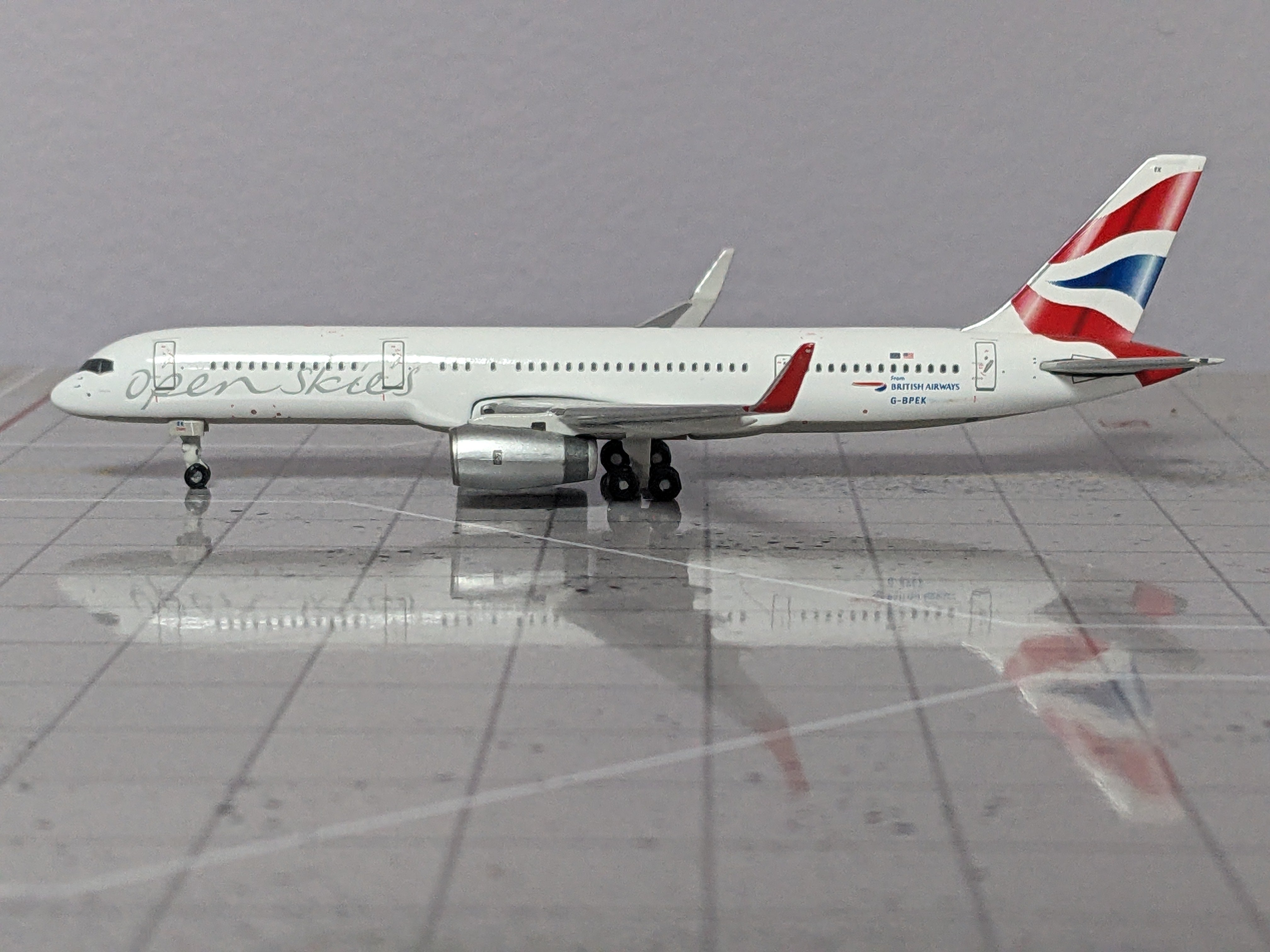 1:400 GEMINI BRITISH AIRWAYS B757-200 G-BPEK OPEN SKIES