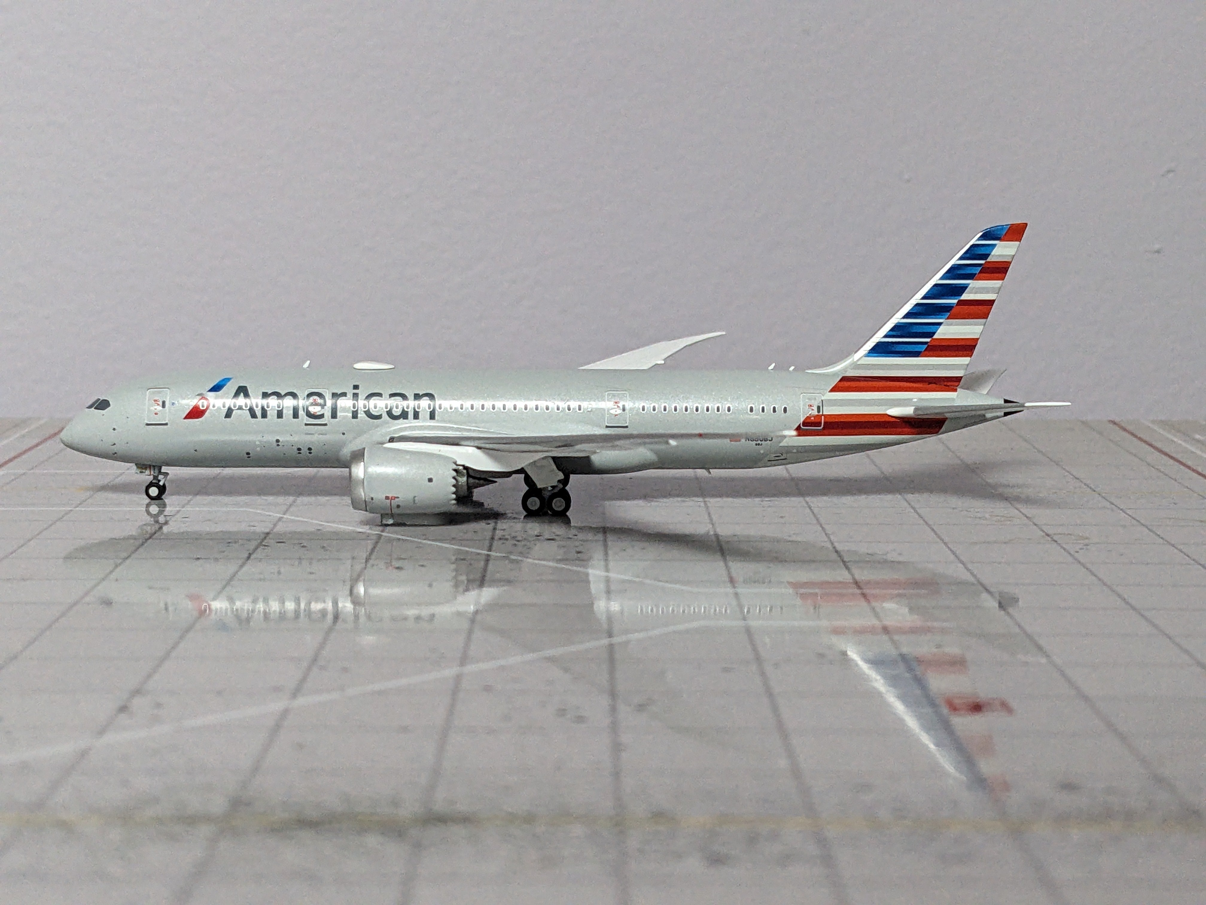 1:400 NG AMERICAN B787-8 N880BJ