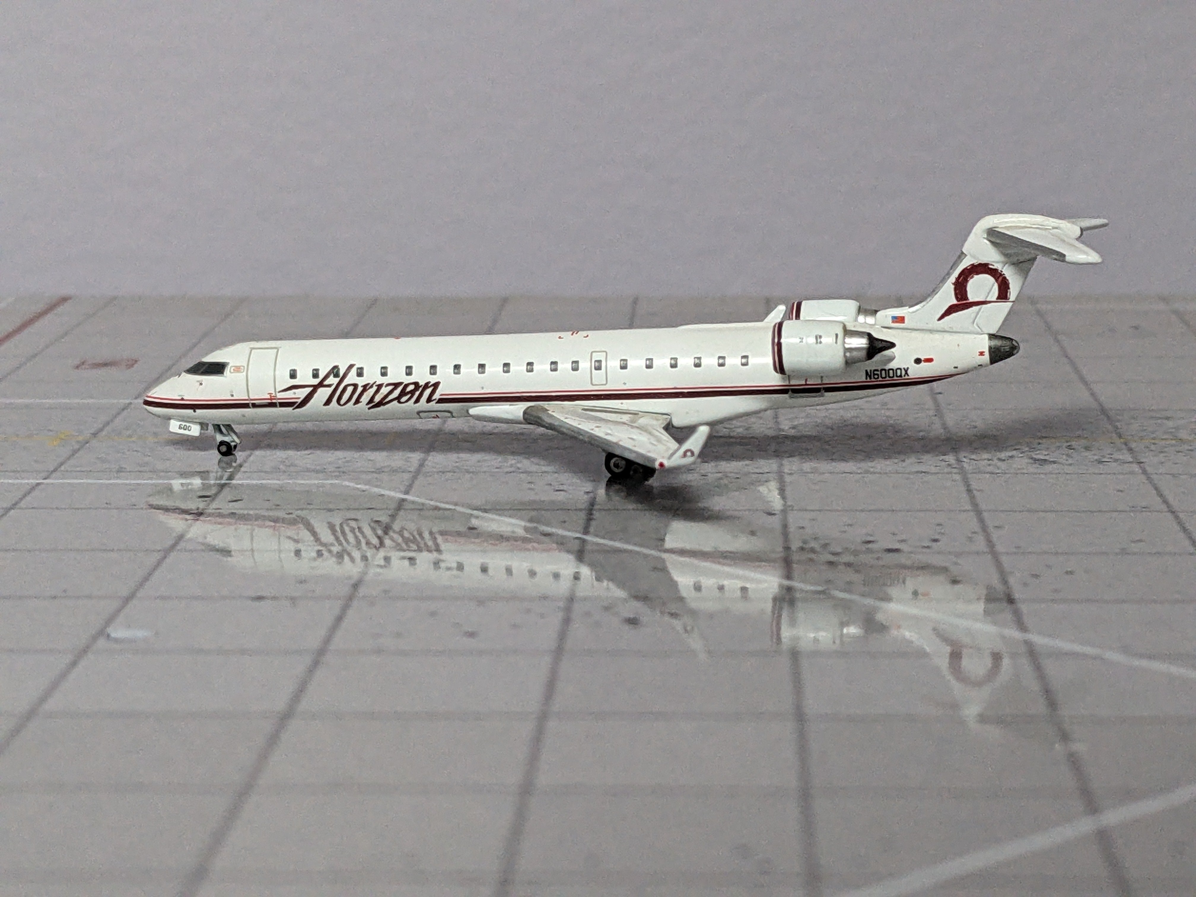 1:400 GEMINI HORIZON CRJ700 N600QX