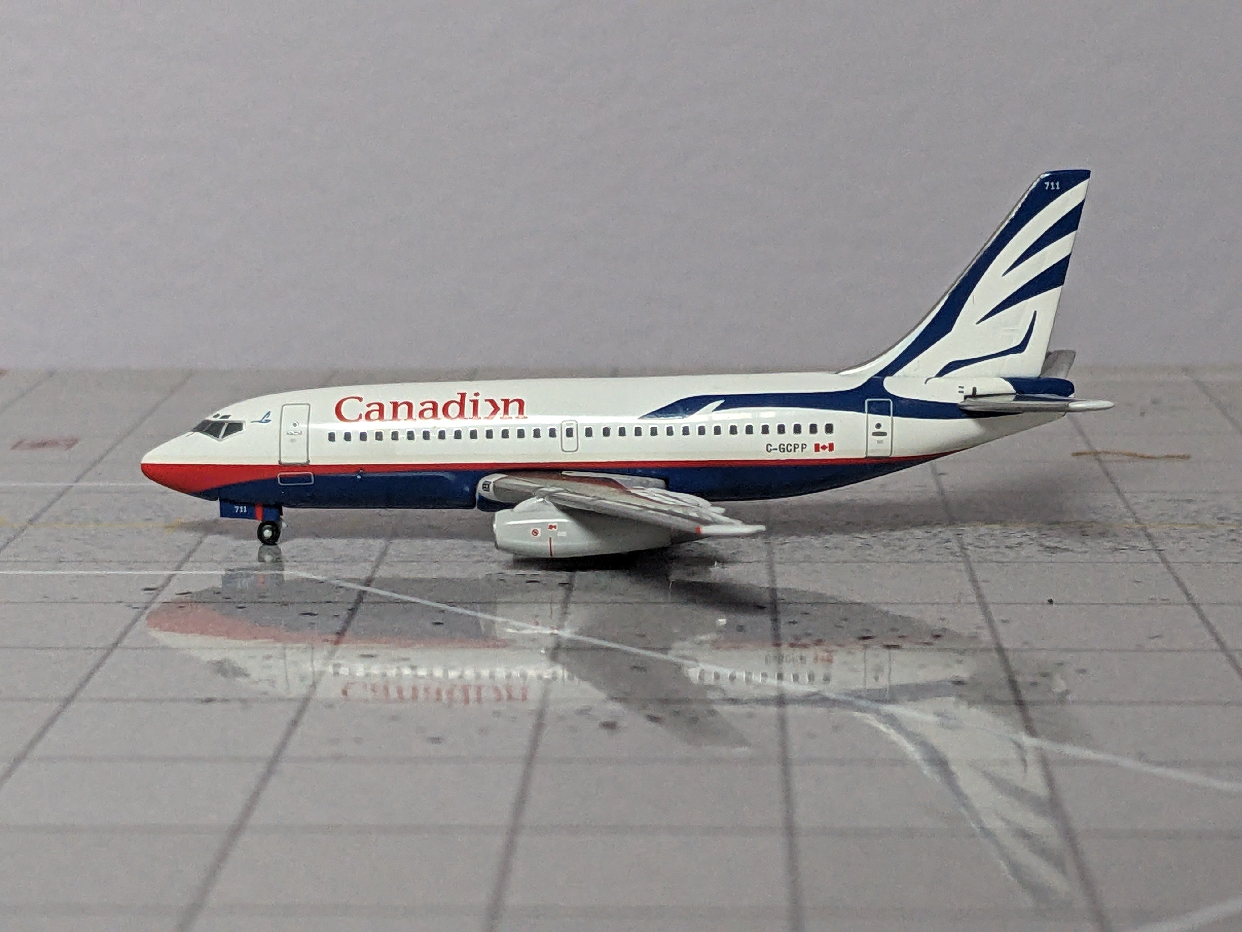 1:400 AEROCLASSICS CANADIAN B737-200 C-GCPP "GOOSED"