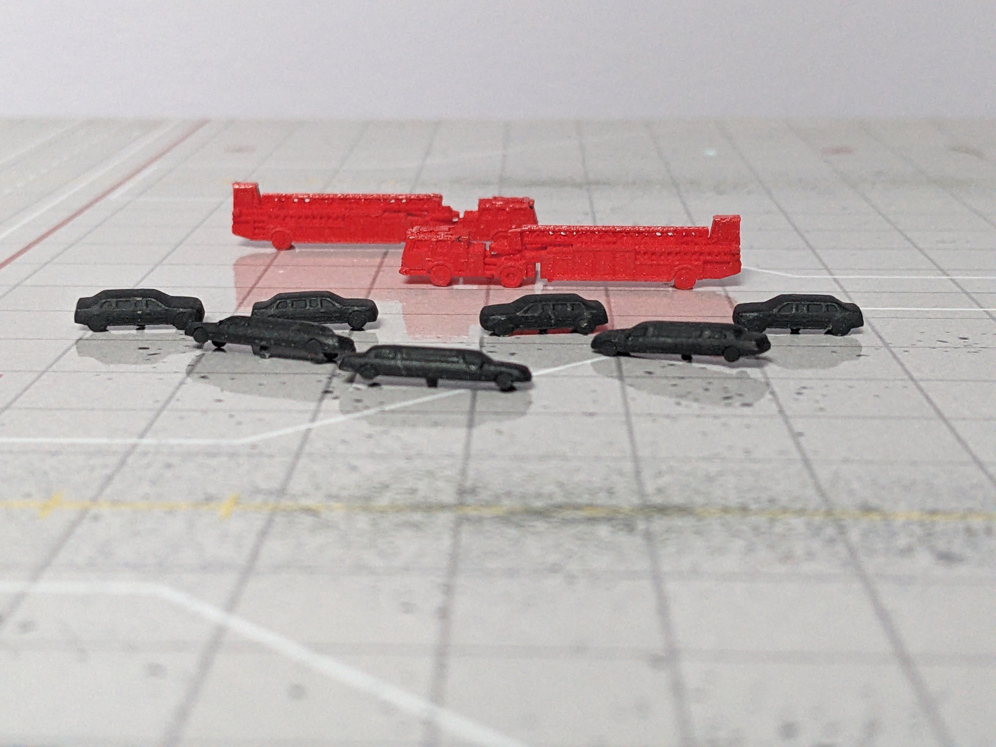 1:400 AIRPORT GSE SET FIRE, LIMOS