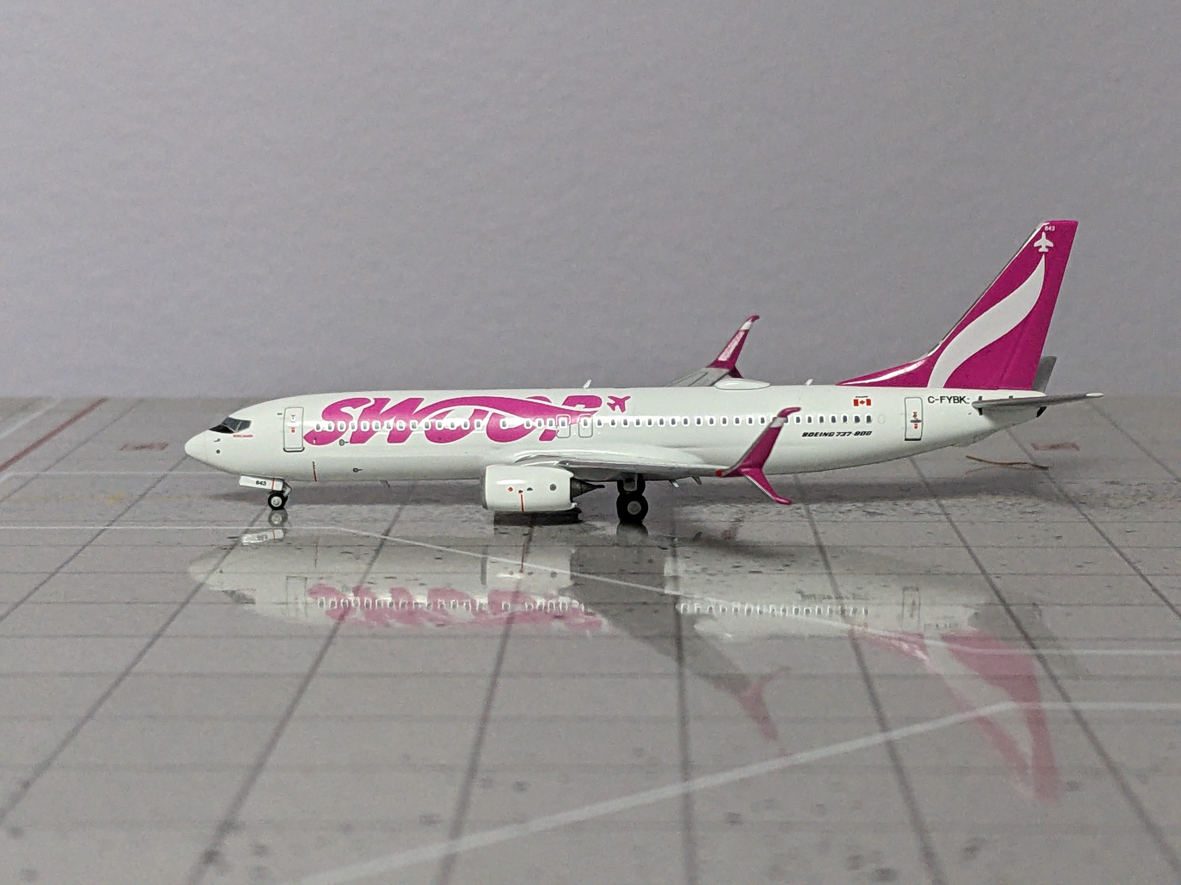 1:400 NG SWOOP B737-800 C-FYBK
