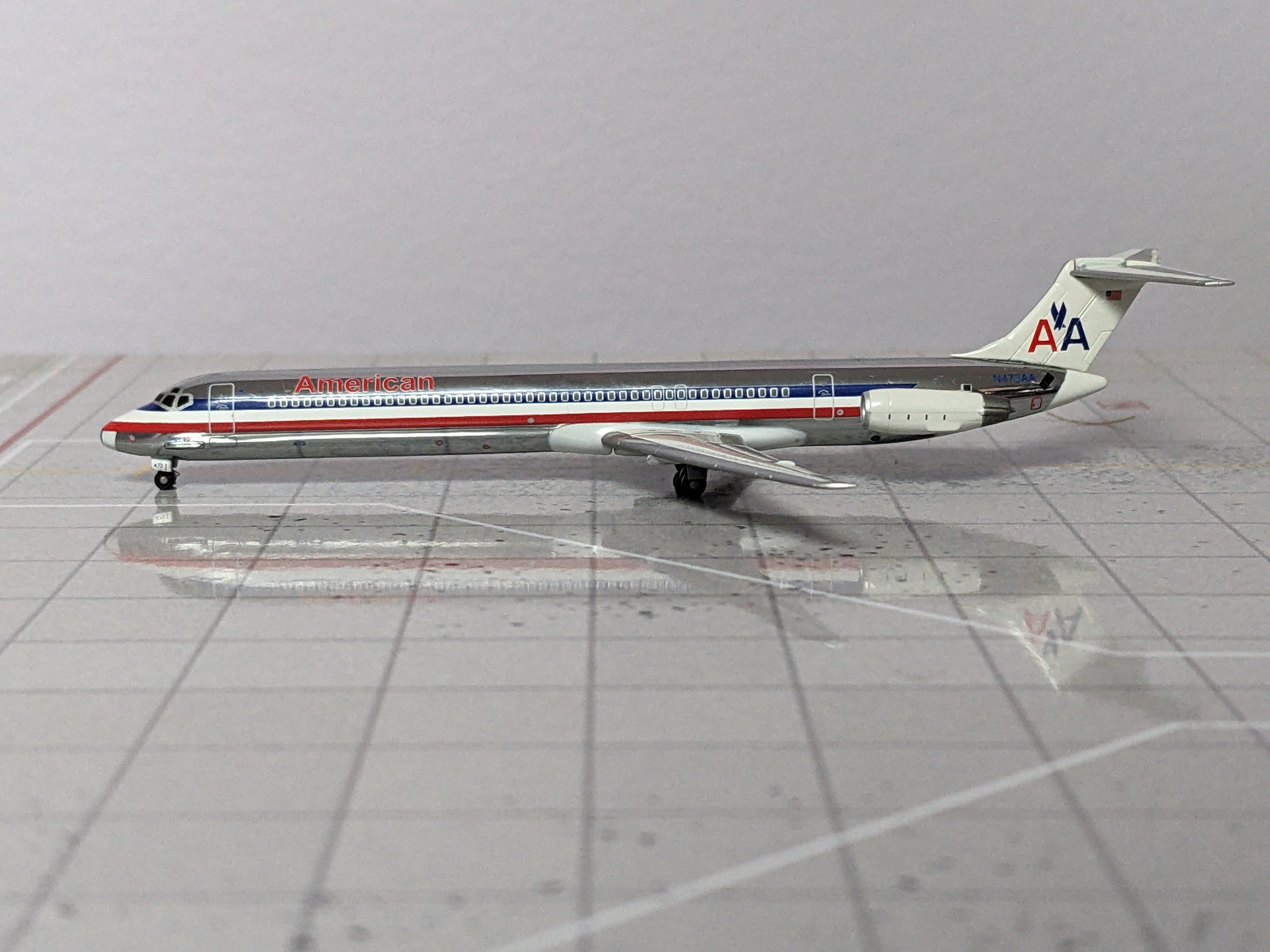 1:400 DRAGON AMERICAN MD-82 N473AA