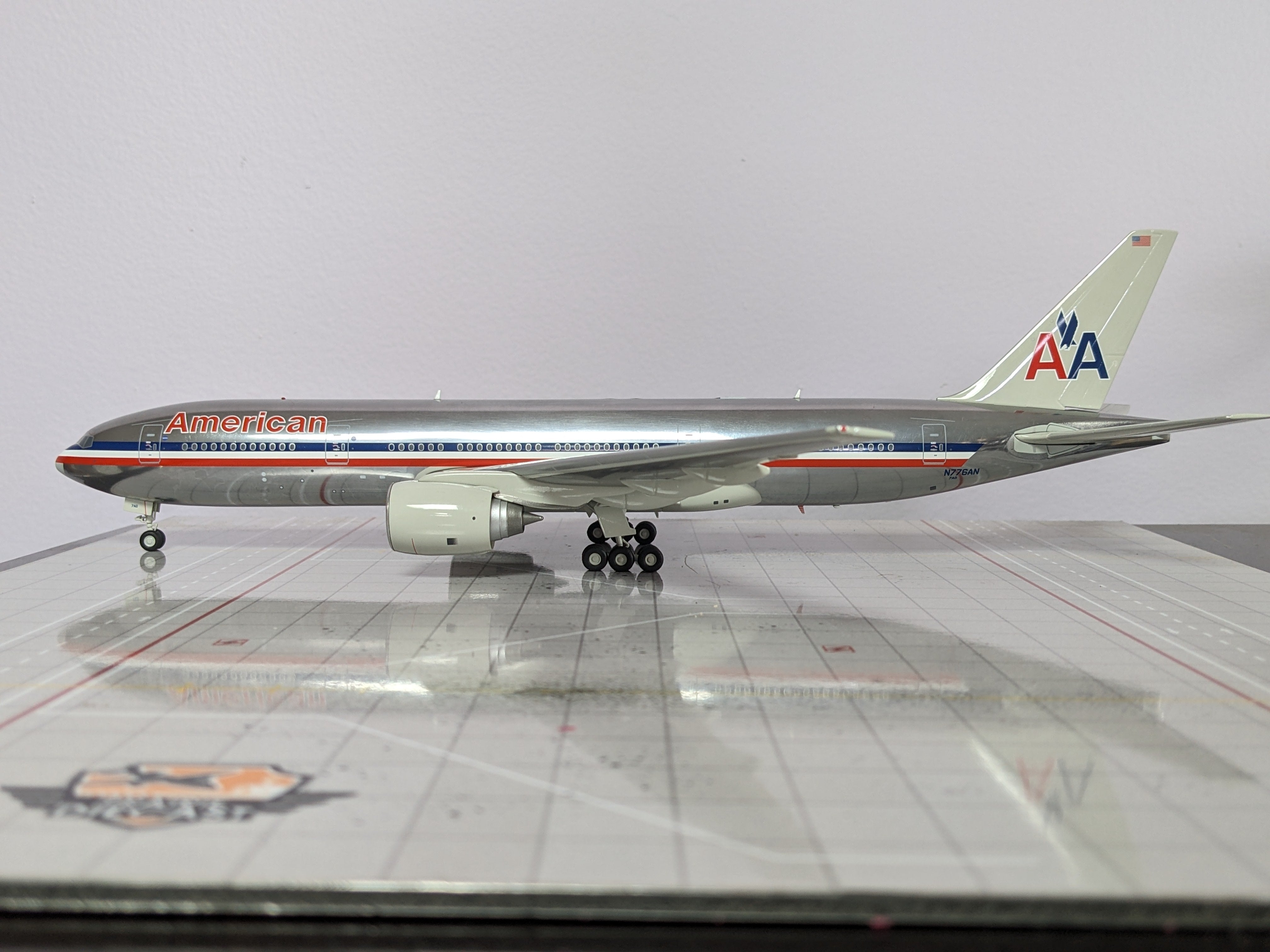 1:200 GEMINI AMERICAN B777-200ER CHROME N776AN