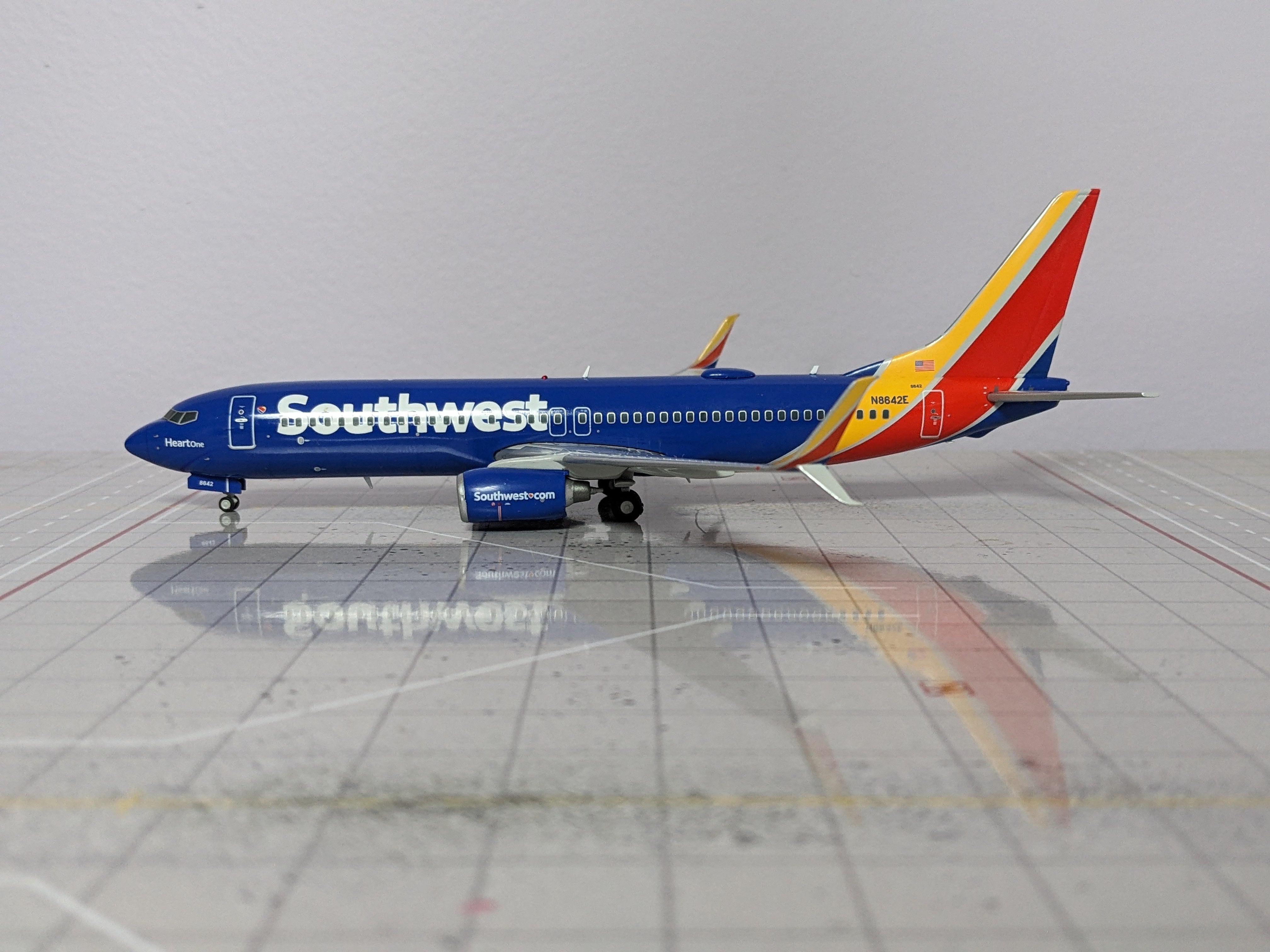 1:200 GEMINI SOUTHWEST B737-800 N8642E