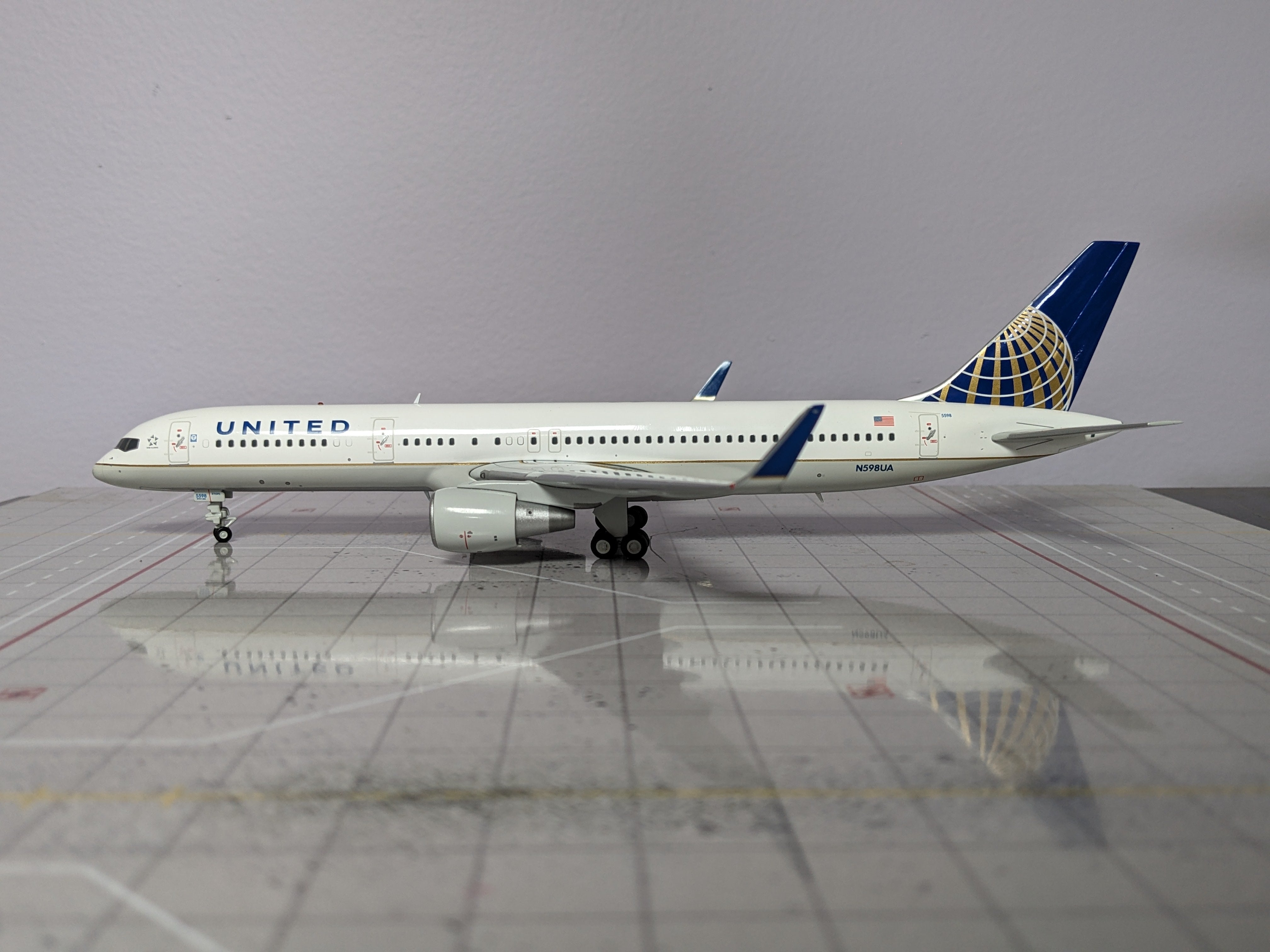1:200 GEMINI UNITED B757-200 N598UA