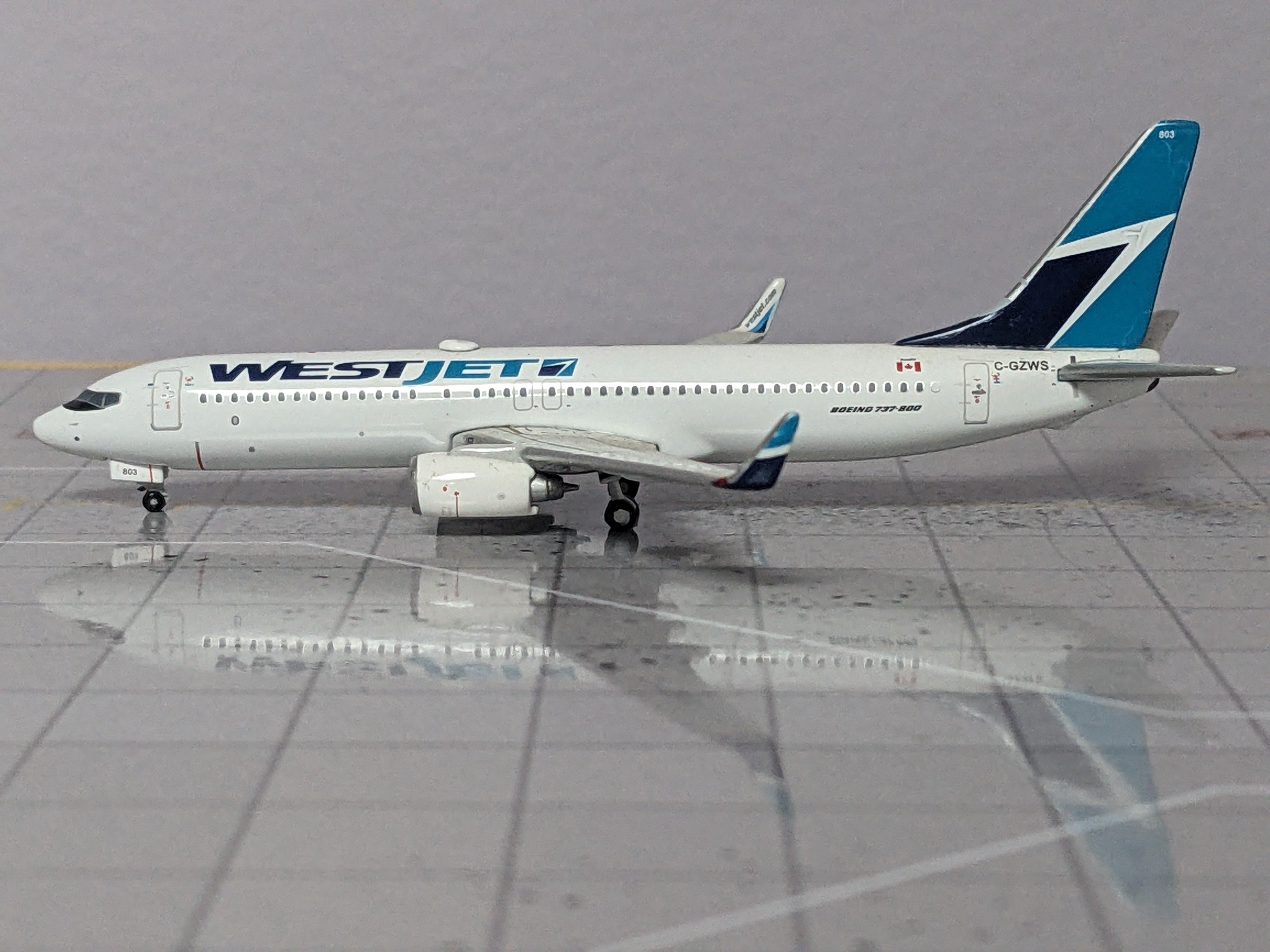1:400 GEMINI WESTJET B737-800 C-GZWS