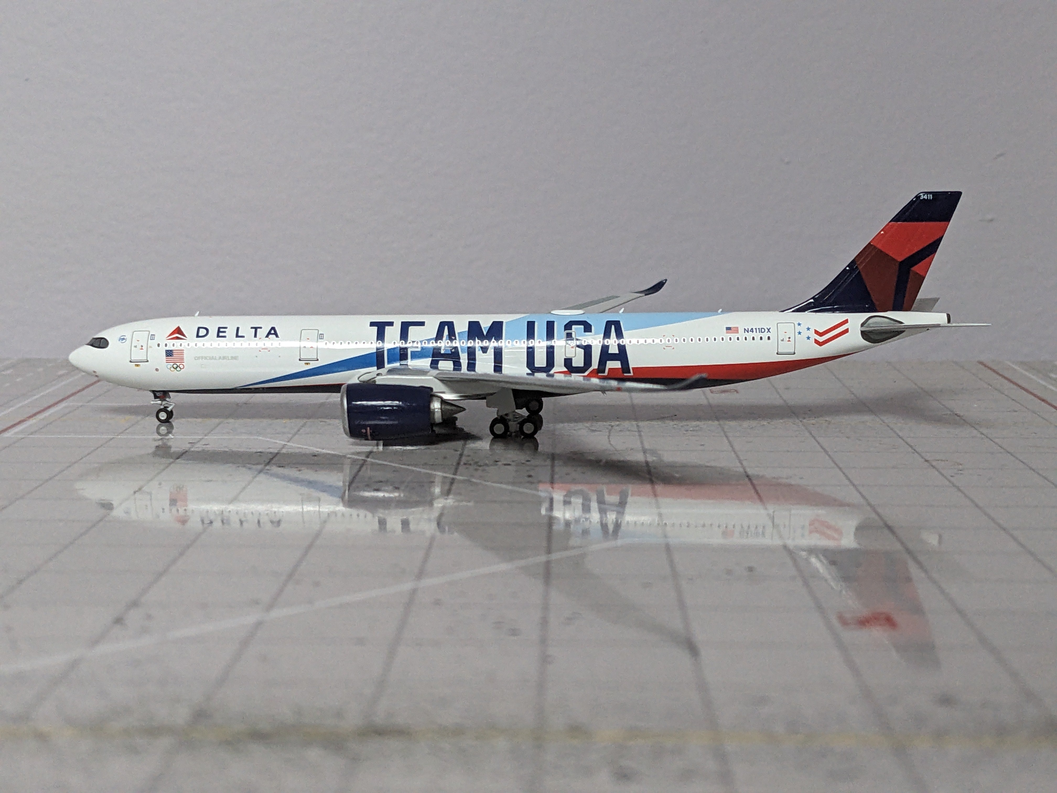 1:400 NG DELTA A330-900neo N411DX "TEAM USA" - ULTIMATE EDITION