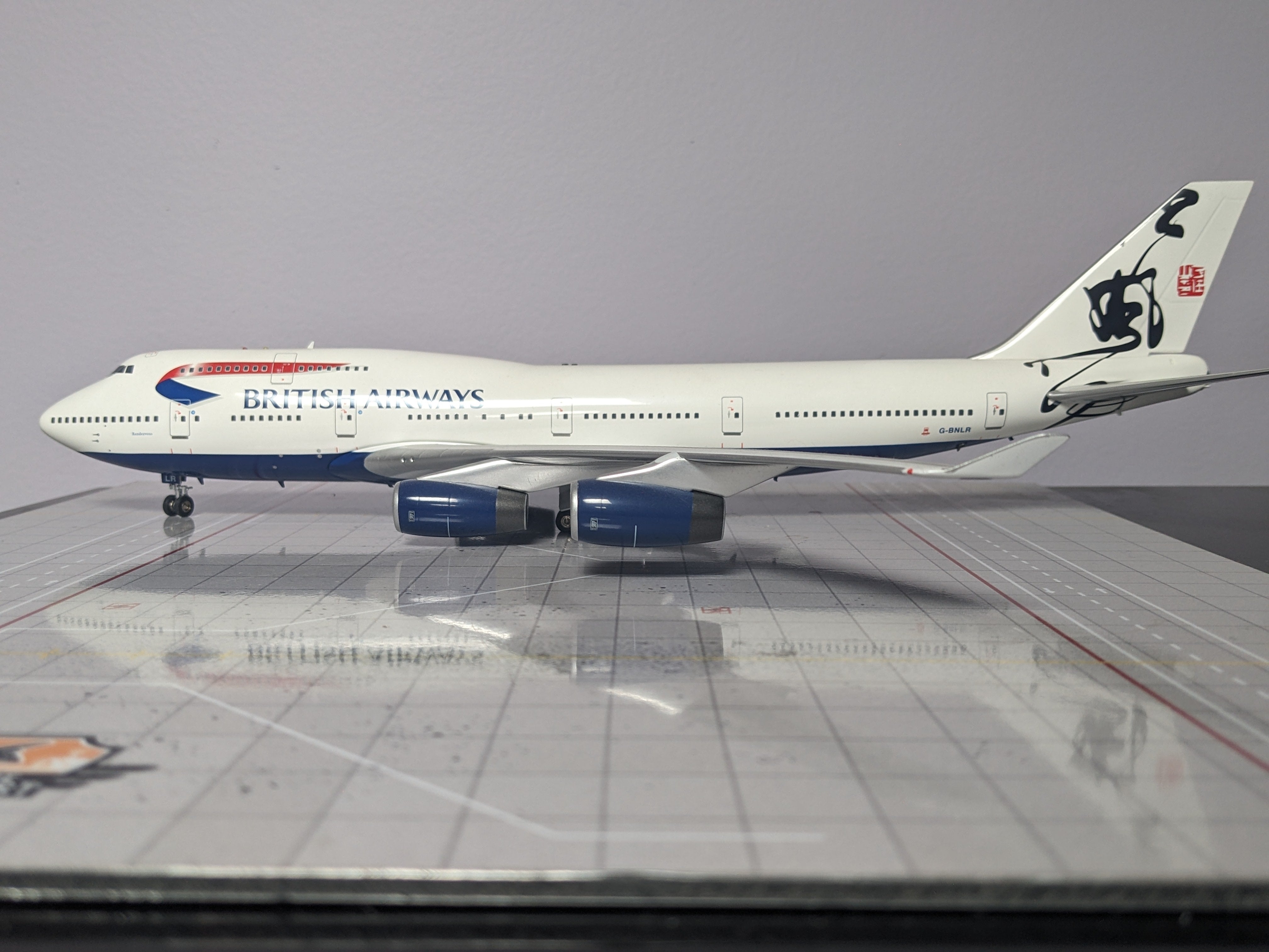 1:200 INFLIGHT BRITISH AIRWAYS B747-400 G-BNLR "HONG KONG TAIL"