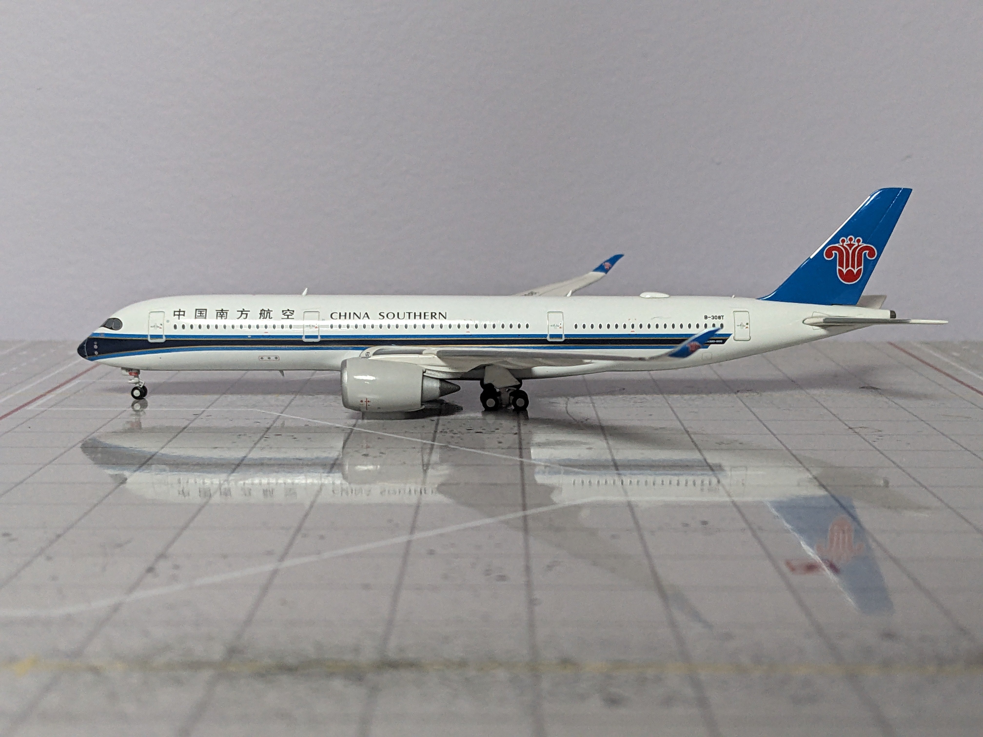 1:400 JC CHINA SOUTHERN A350-900 B-308T