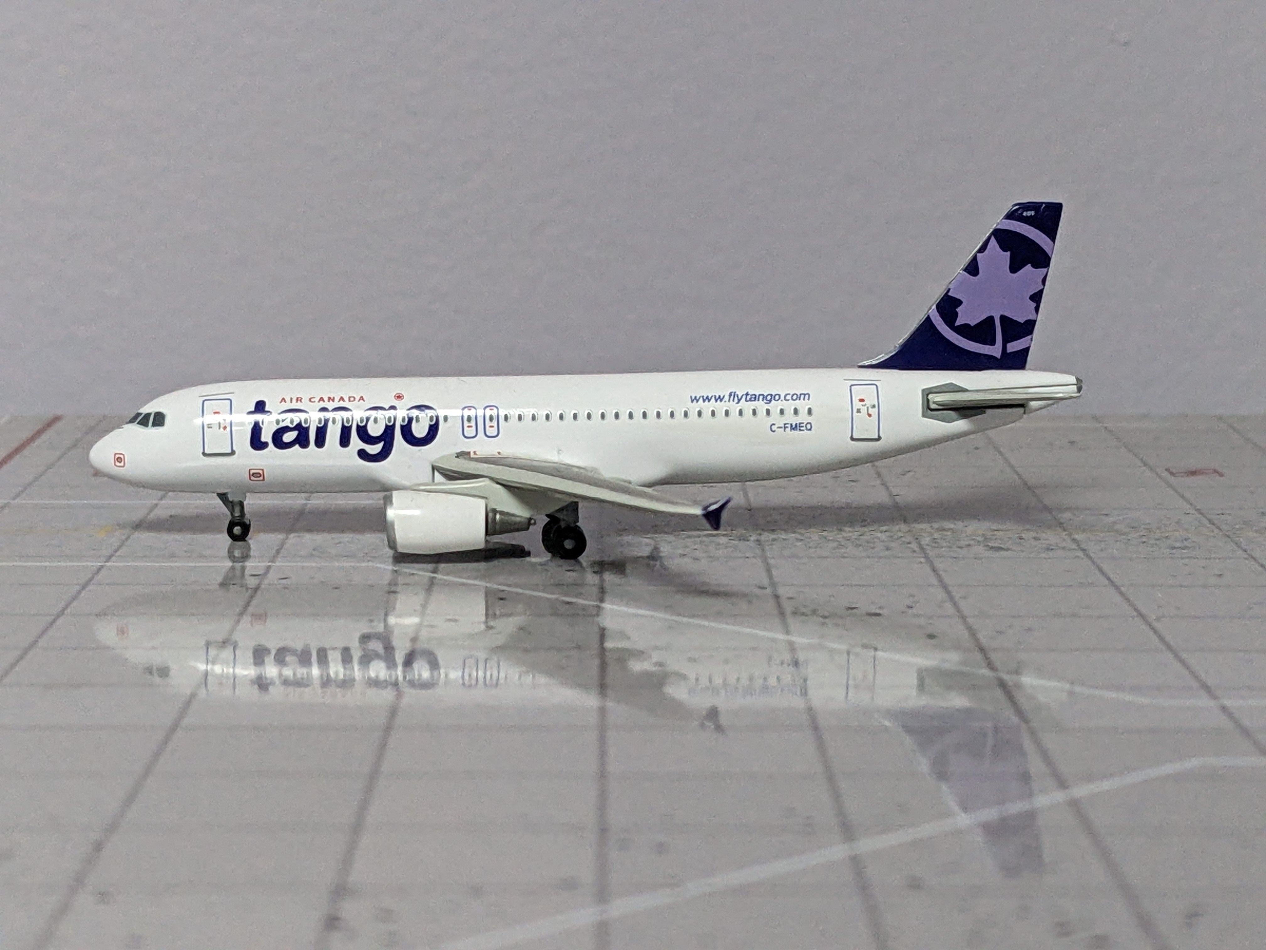 1:400 DRAGON AIR CANADA TANGO A320-200 C-FMEQ