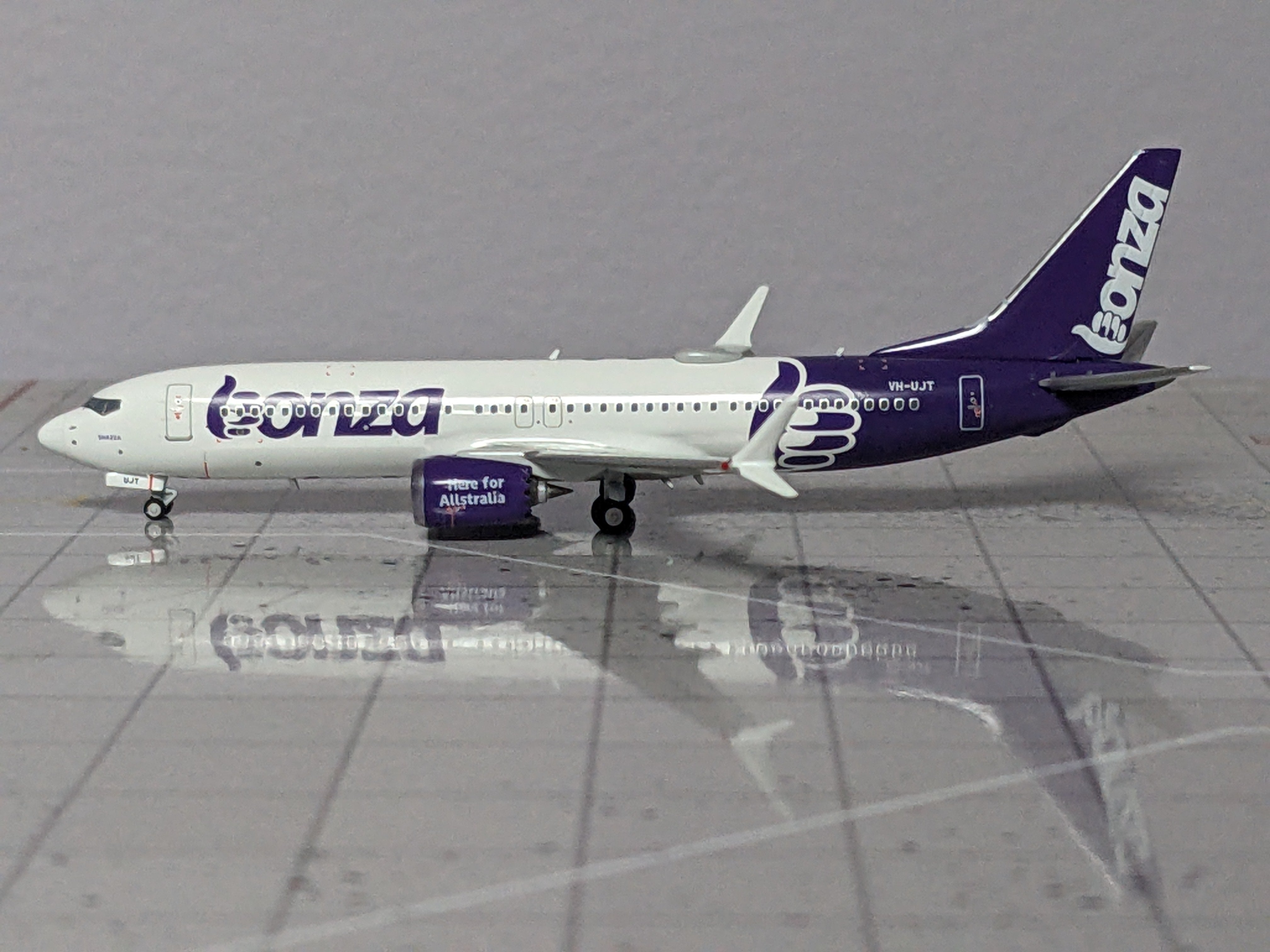 1:400 NG BONZA B737 MAX 8 VH-UJT