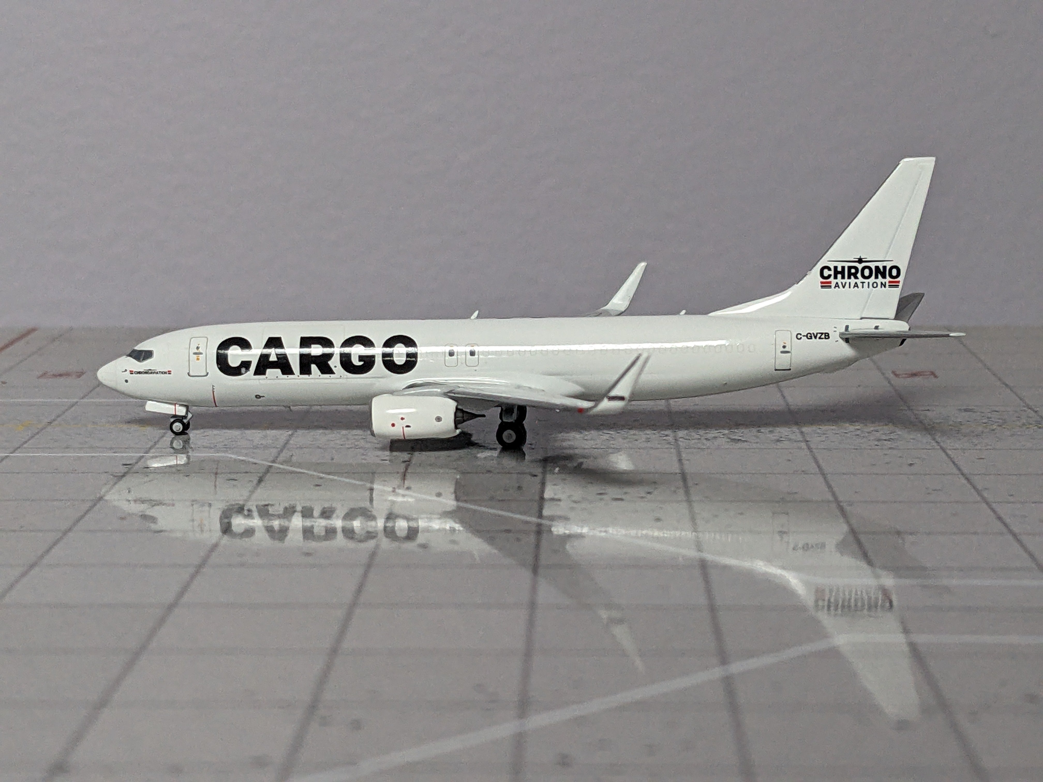 1:400 NG CHRONO B737-800 C-GVZB