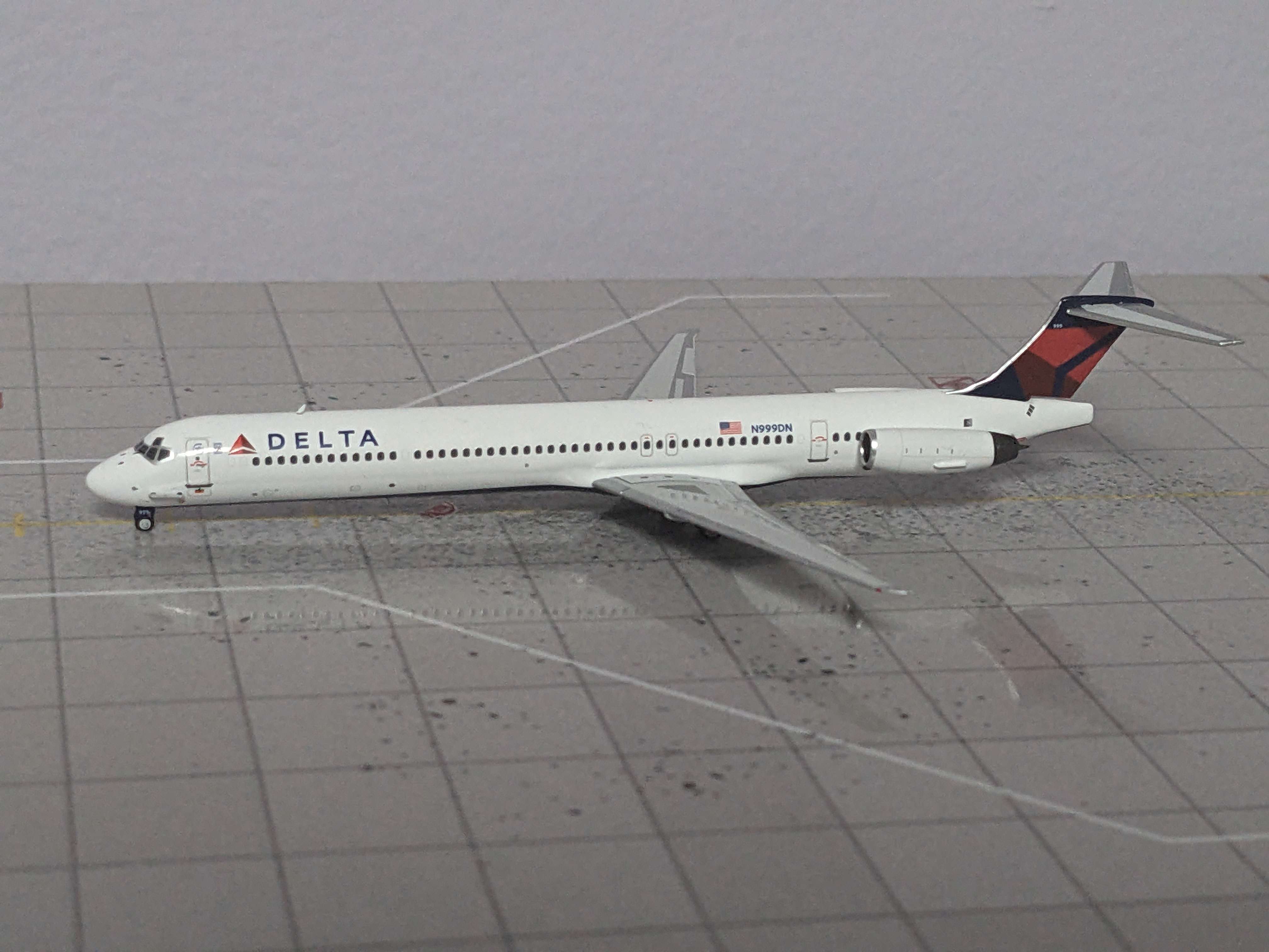 1:400 NG DELTA AIRLINES MD-88 N999DN