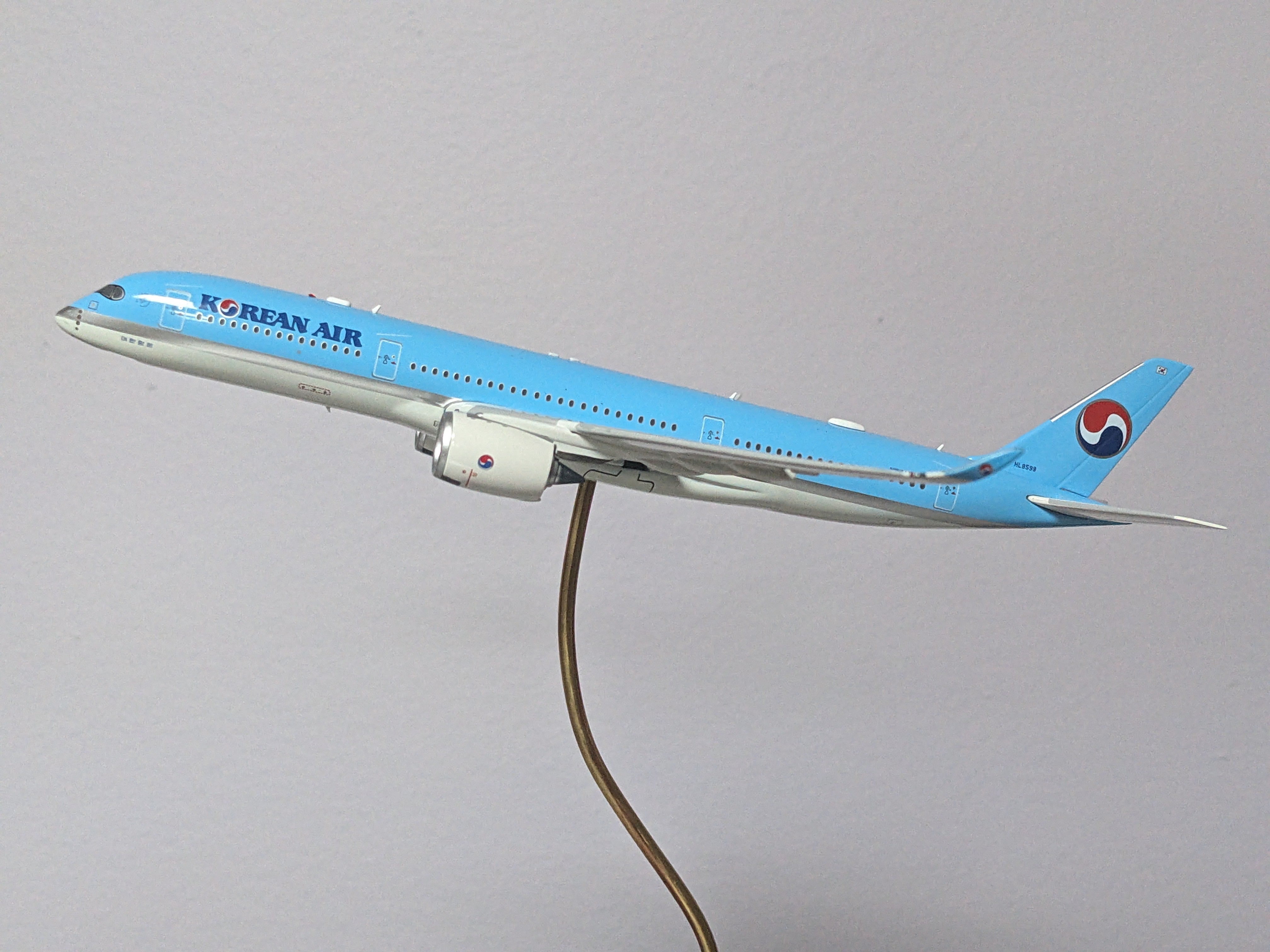 1:400 AV400 KOREAN A350-900 HL8598