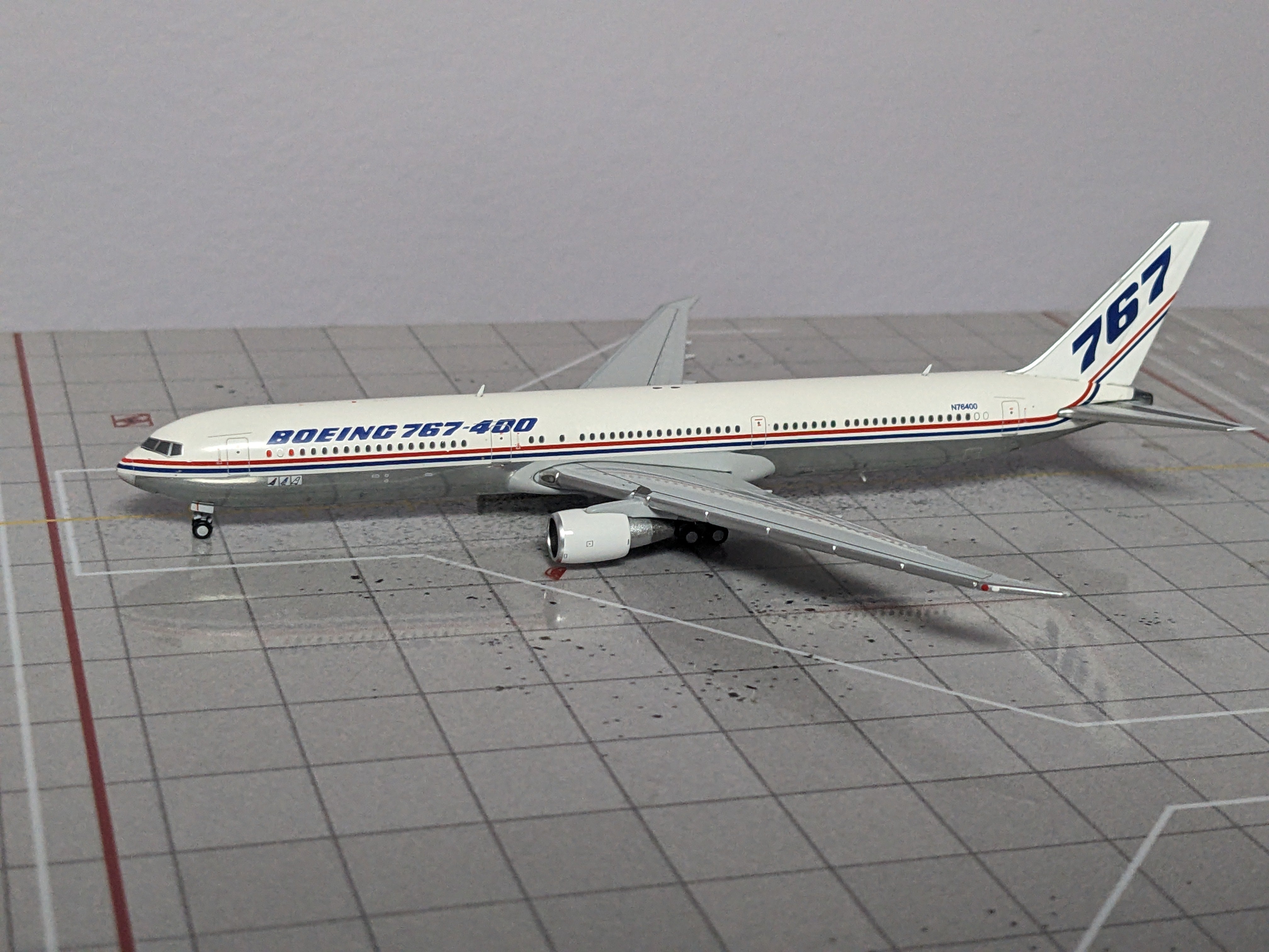 1:400 JC HOUSE B767-400 N76400