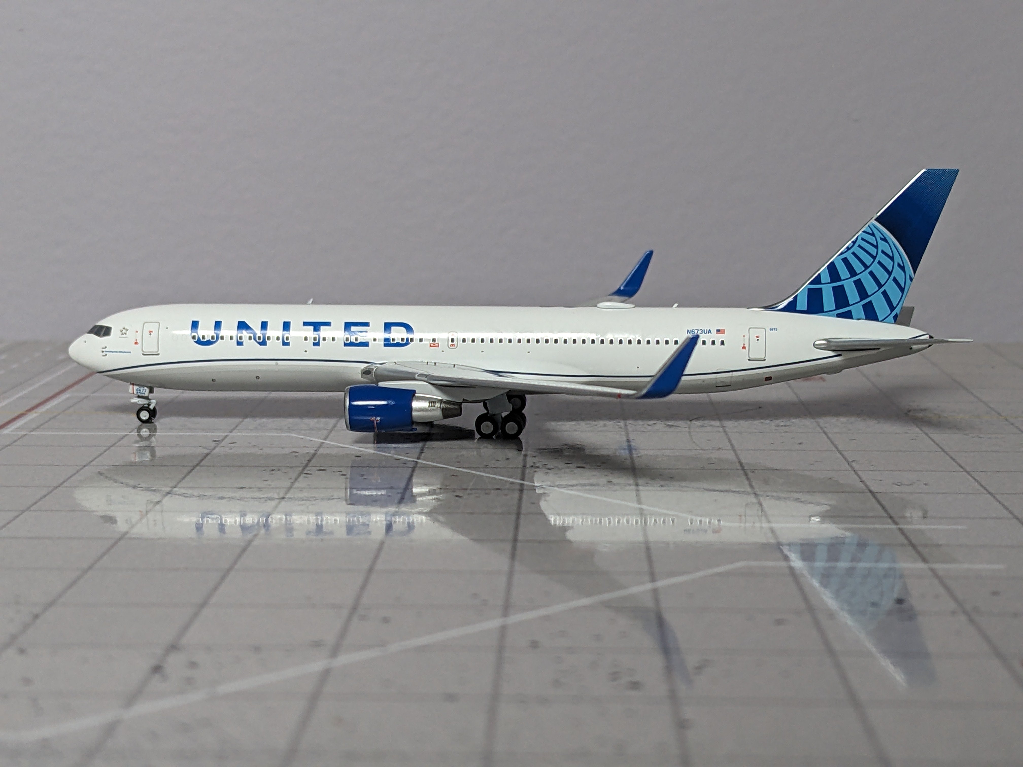 1:400 NG UNITED B767-300ER N763UA