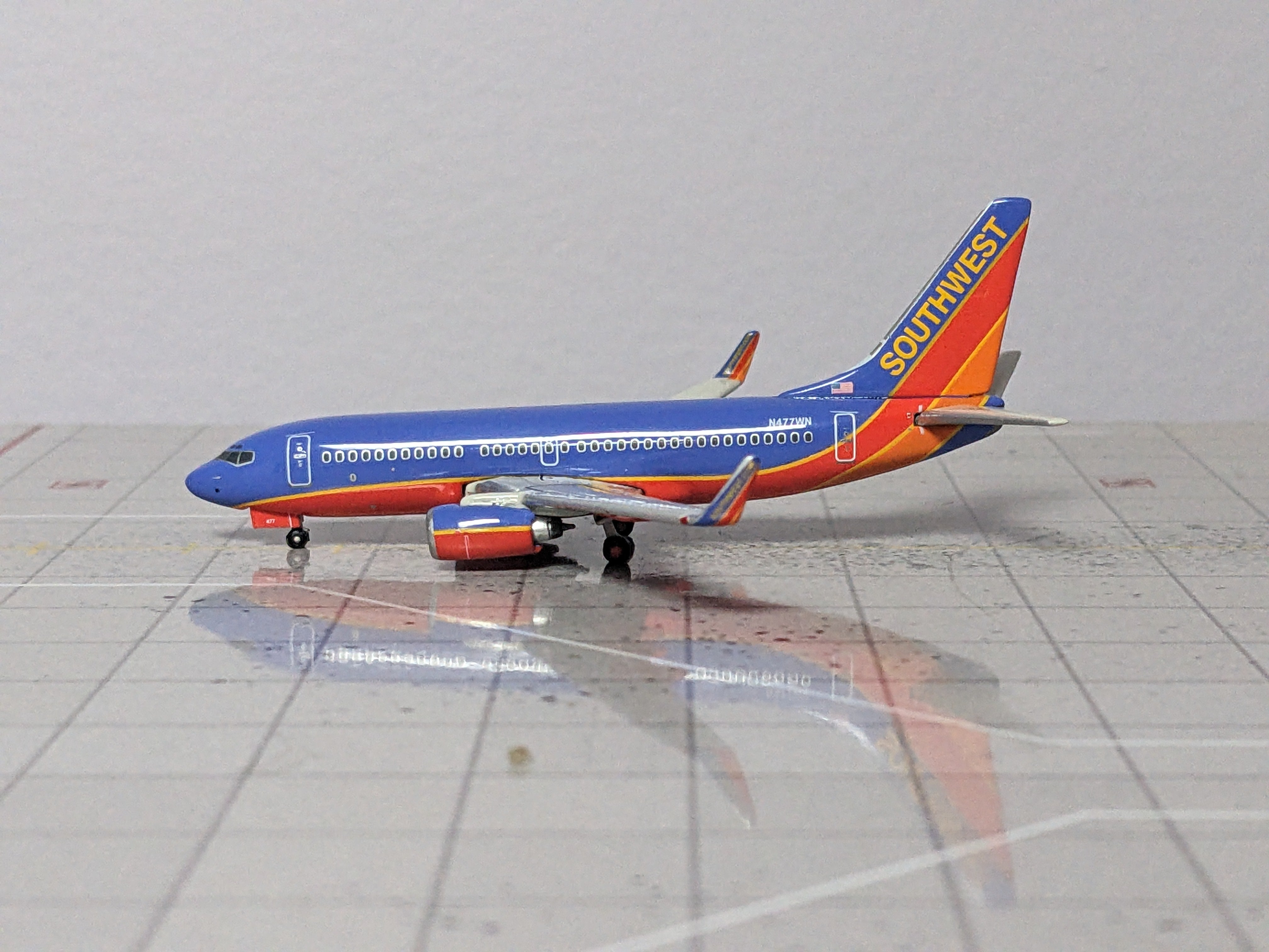 1:400 GEMINI SOUTHWEST B737-700 N477WN