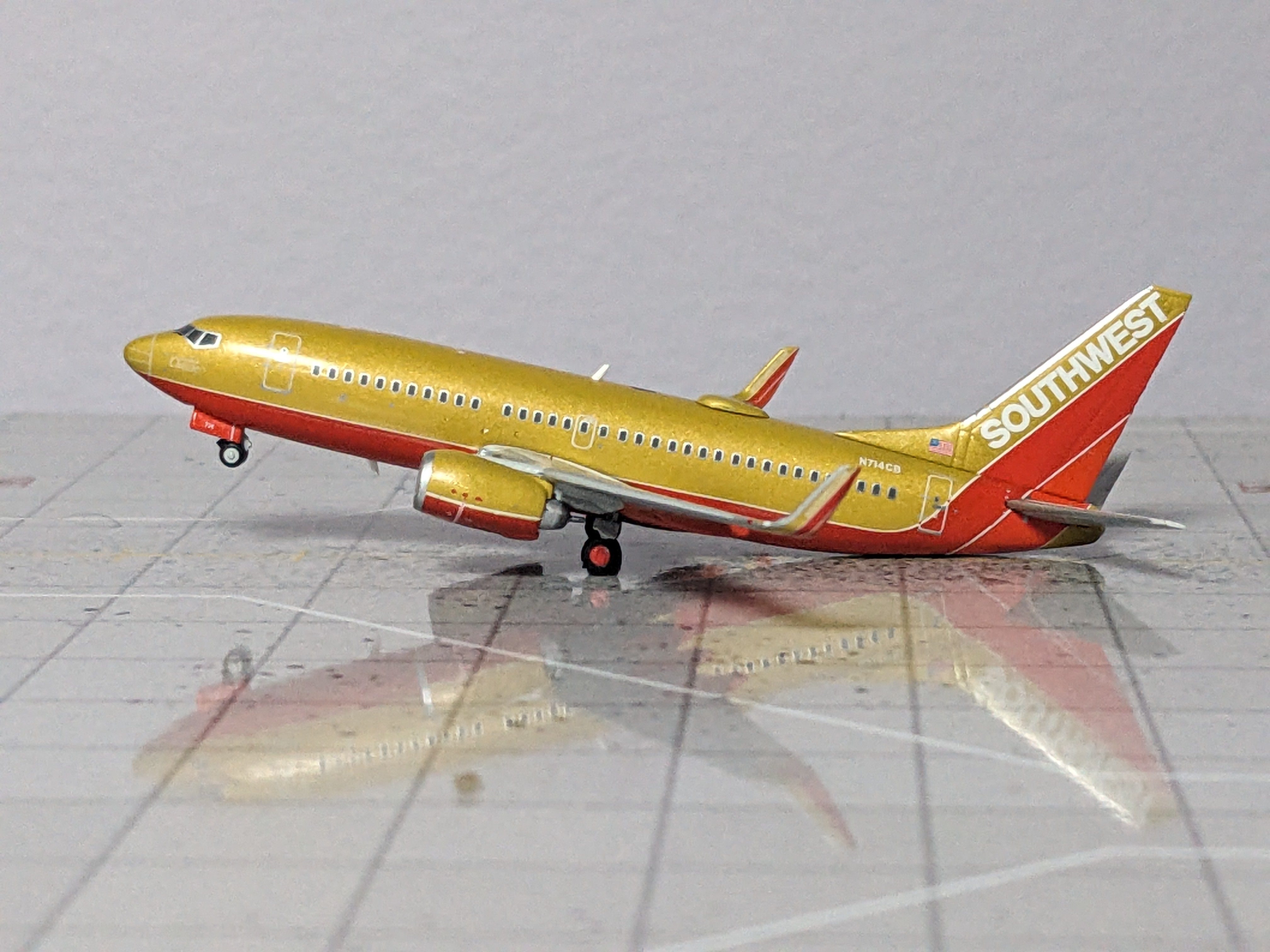 1:400 GEMINI SOUTHWEST B737-700 N714CB