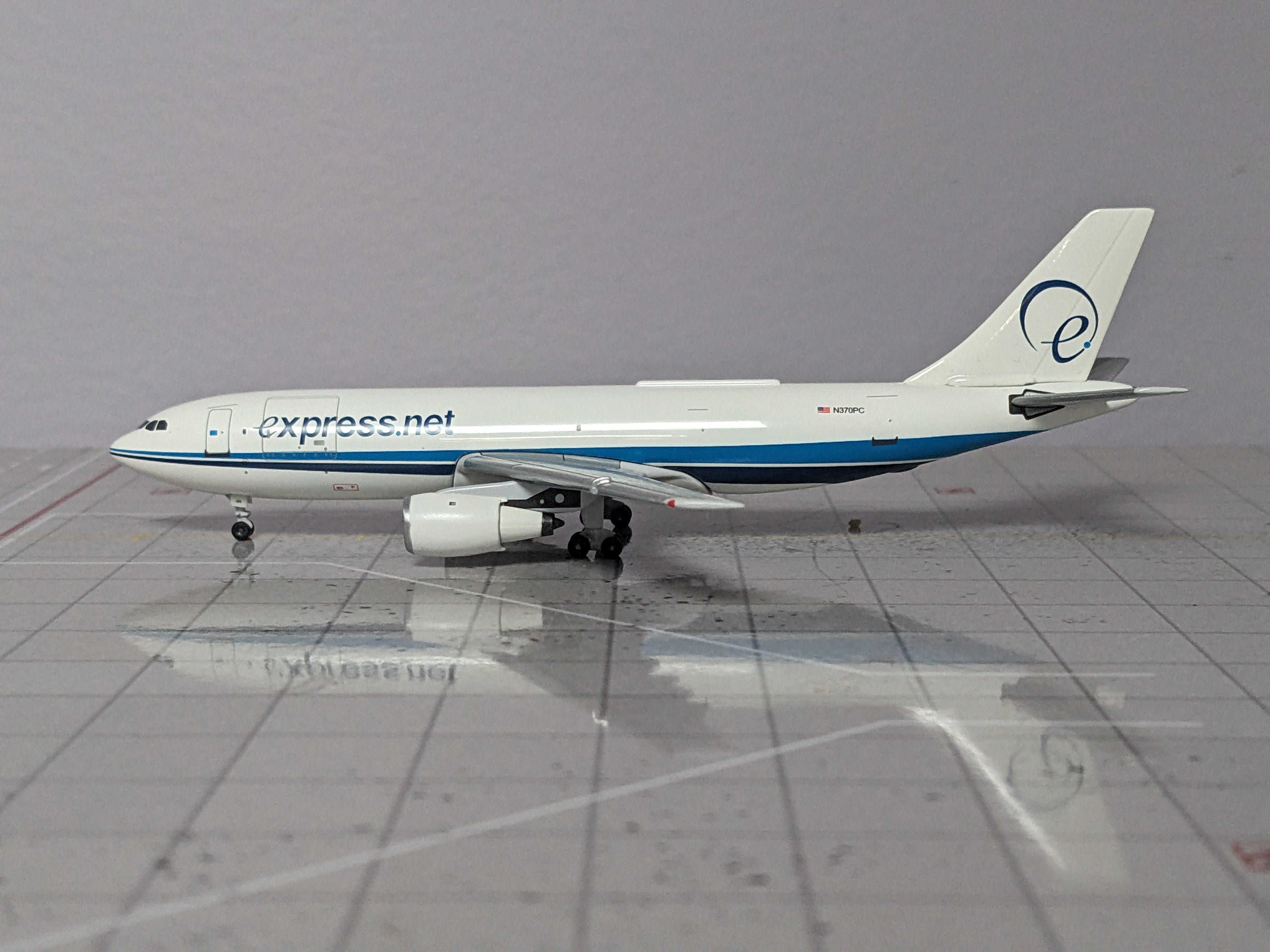 1:400 AEROCLASSICS EXPRESS.NET A300 N370PC