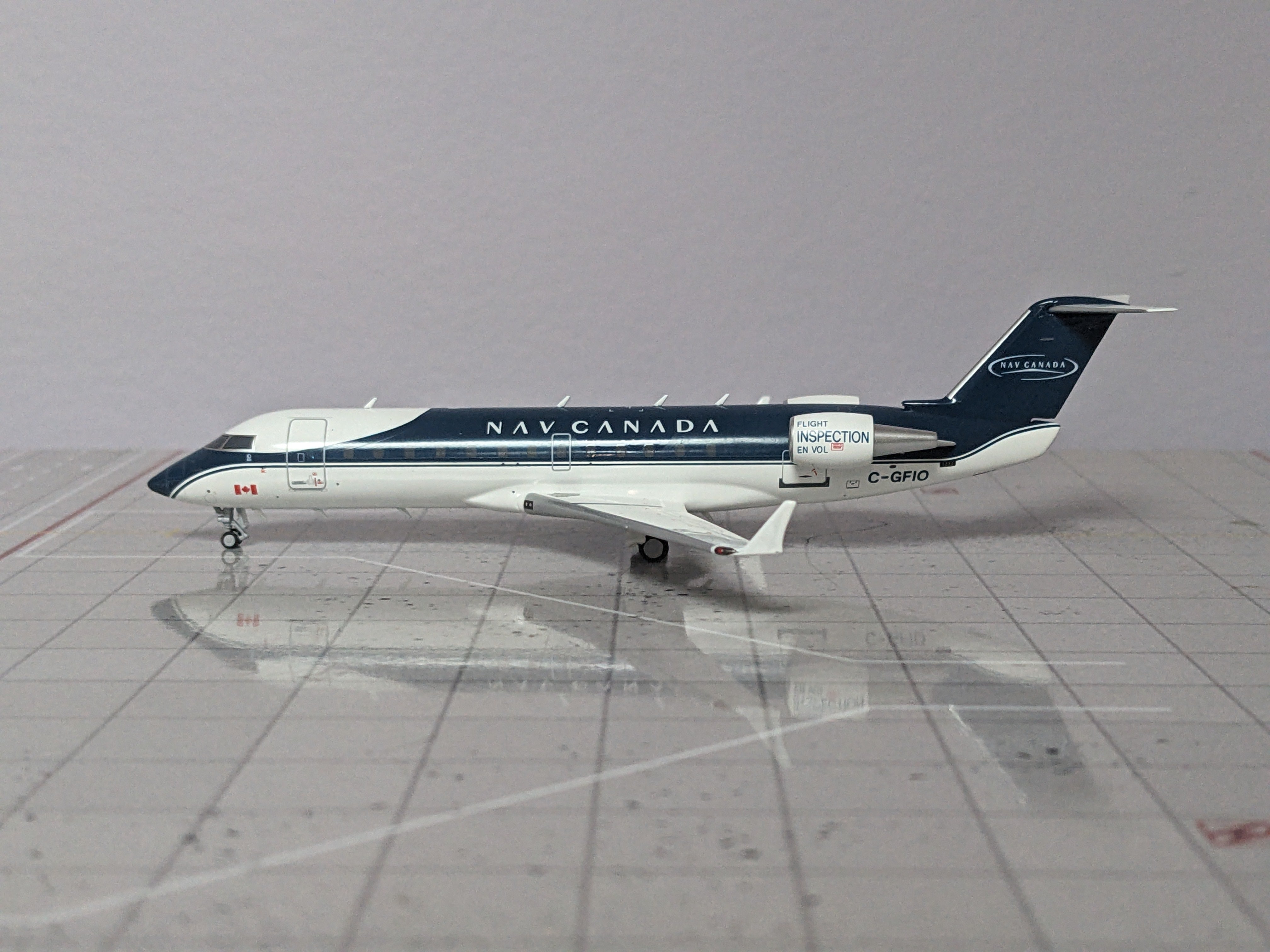 1:400 NG NAV CANADA CRJ200 C-GFIO
