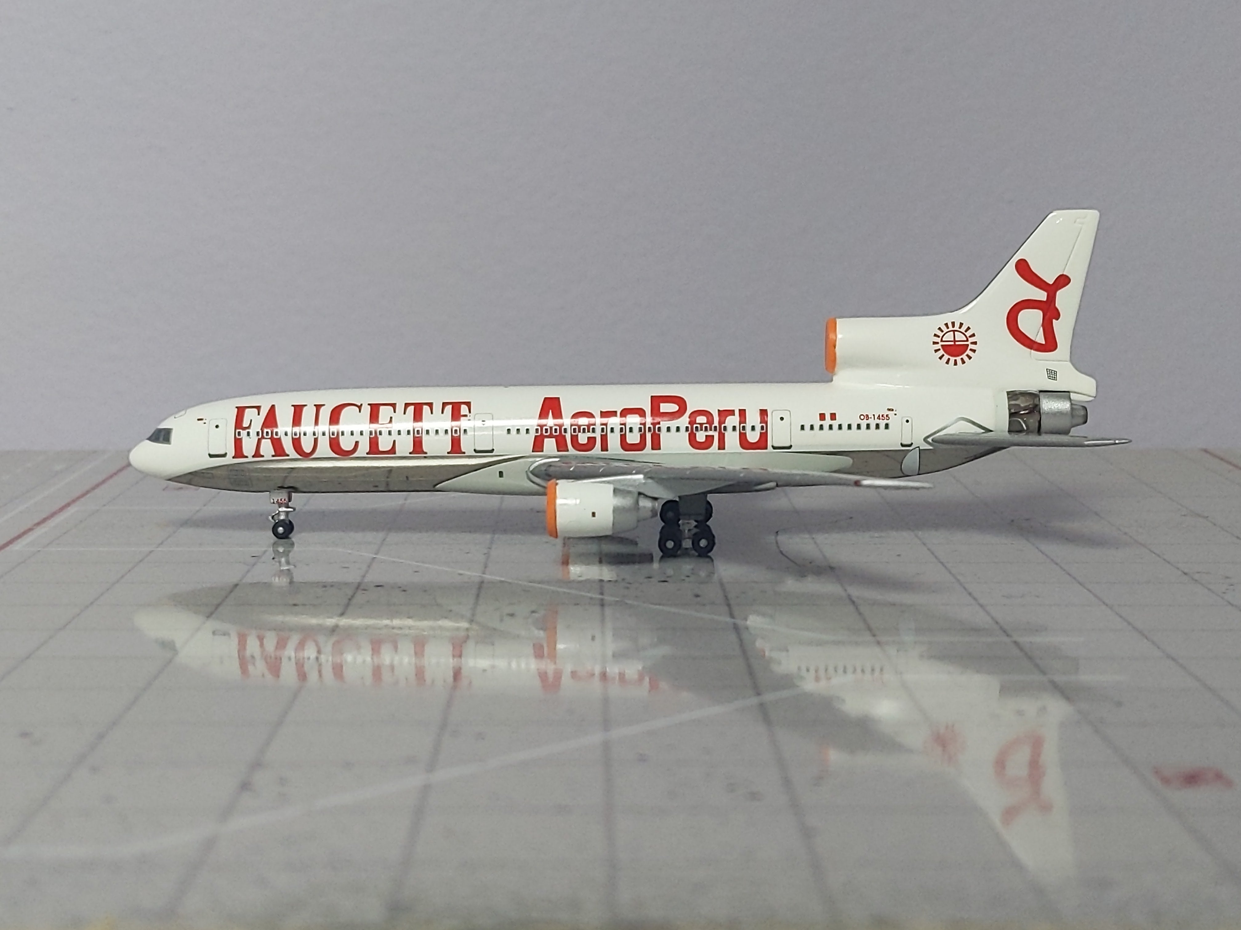 1:400 BLUE BOX FAUCETT AEROPERU L-1011 OB-1455