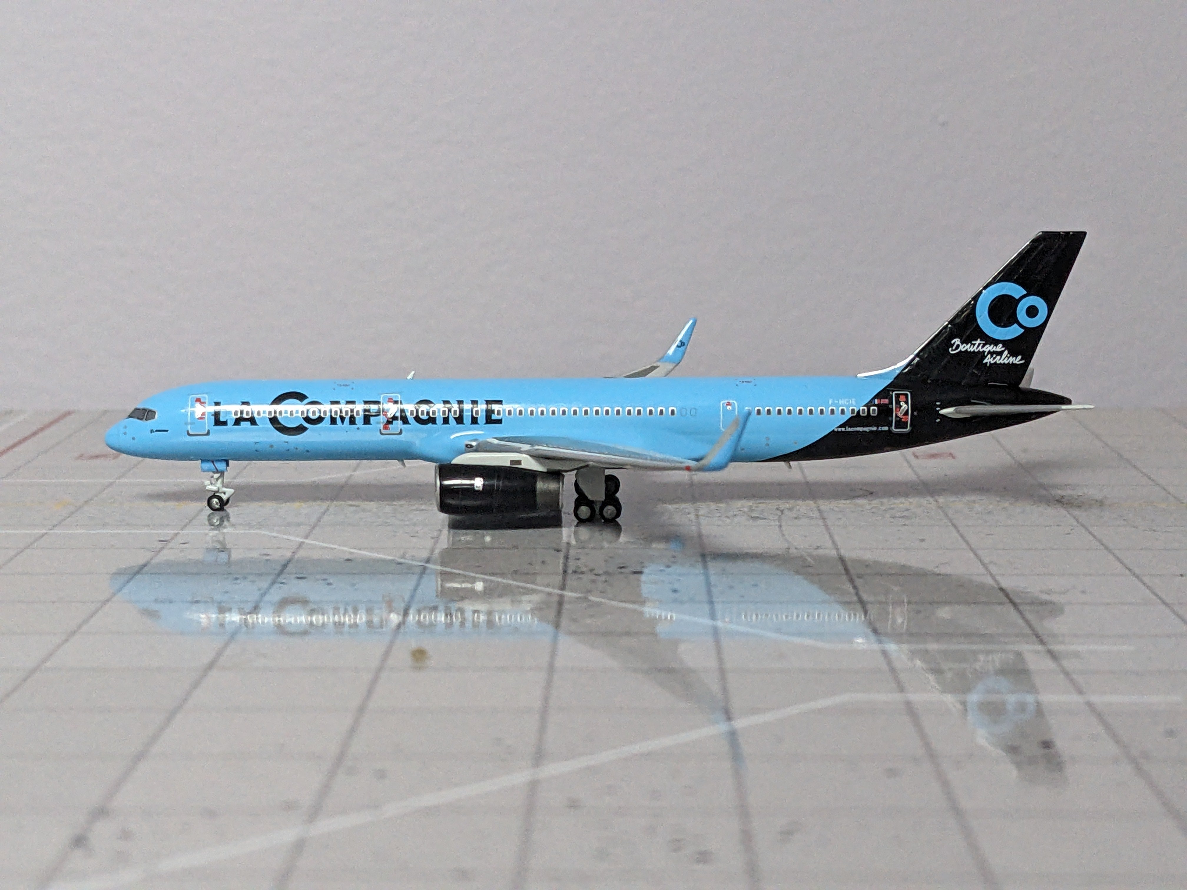 1:400 NG LA COMPAGNIE B757-200 F-HCIE