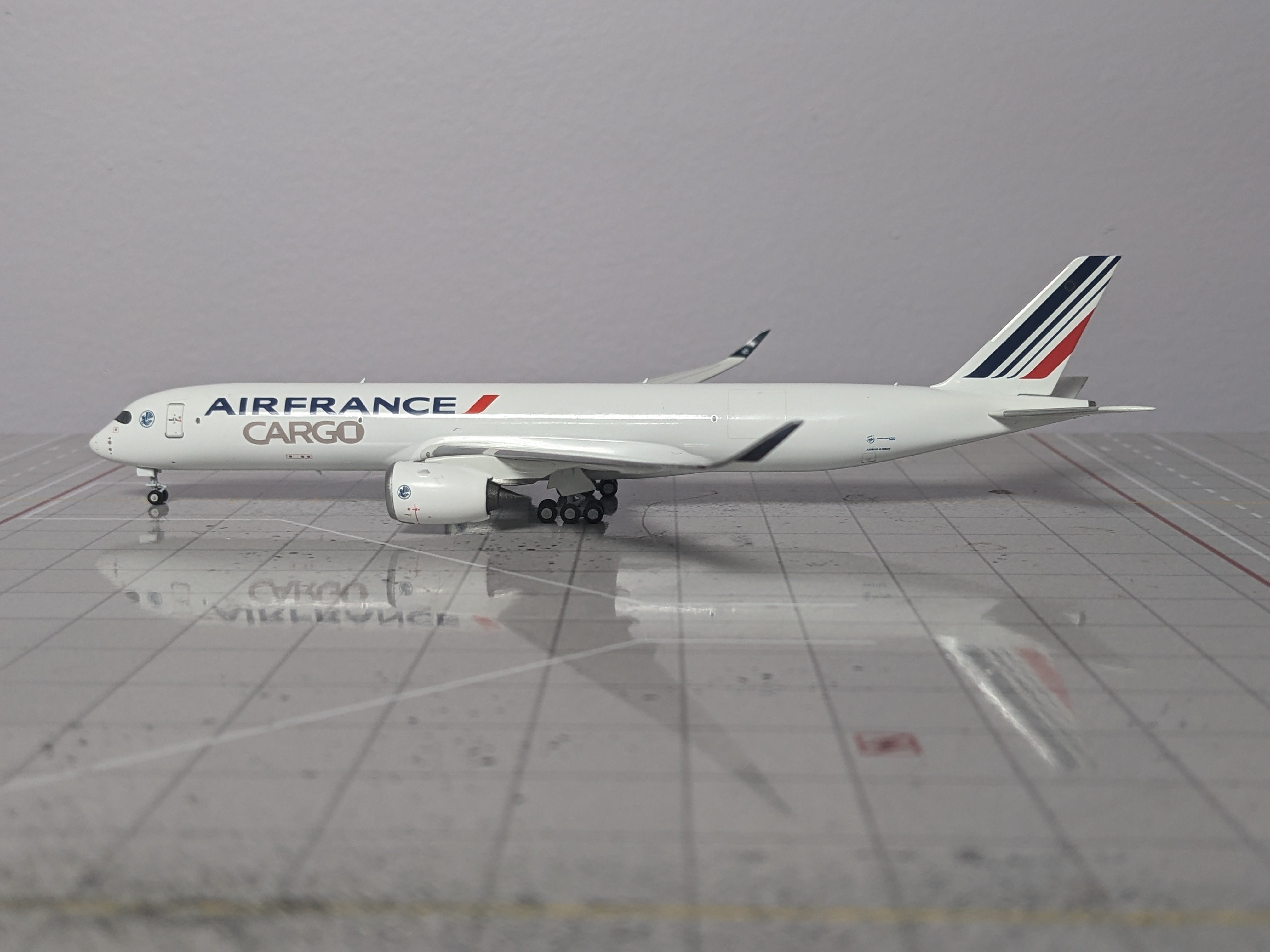 1:400 NG AIR FRANCE CARGO A350F