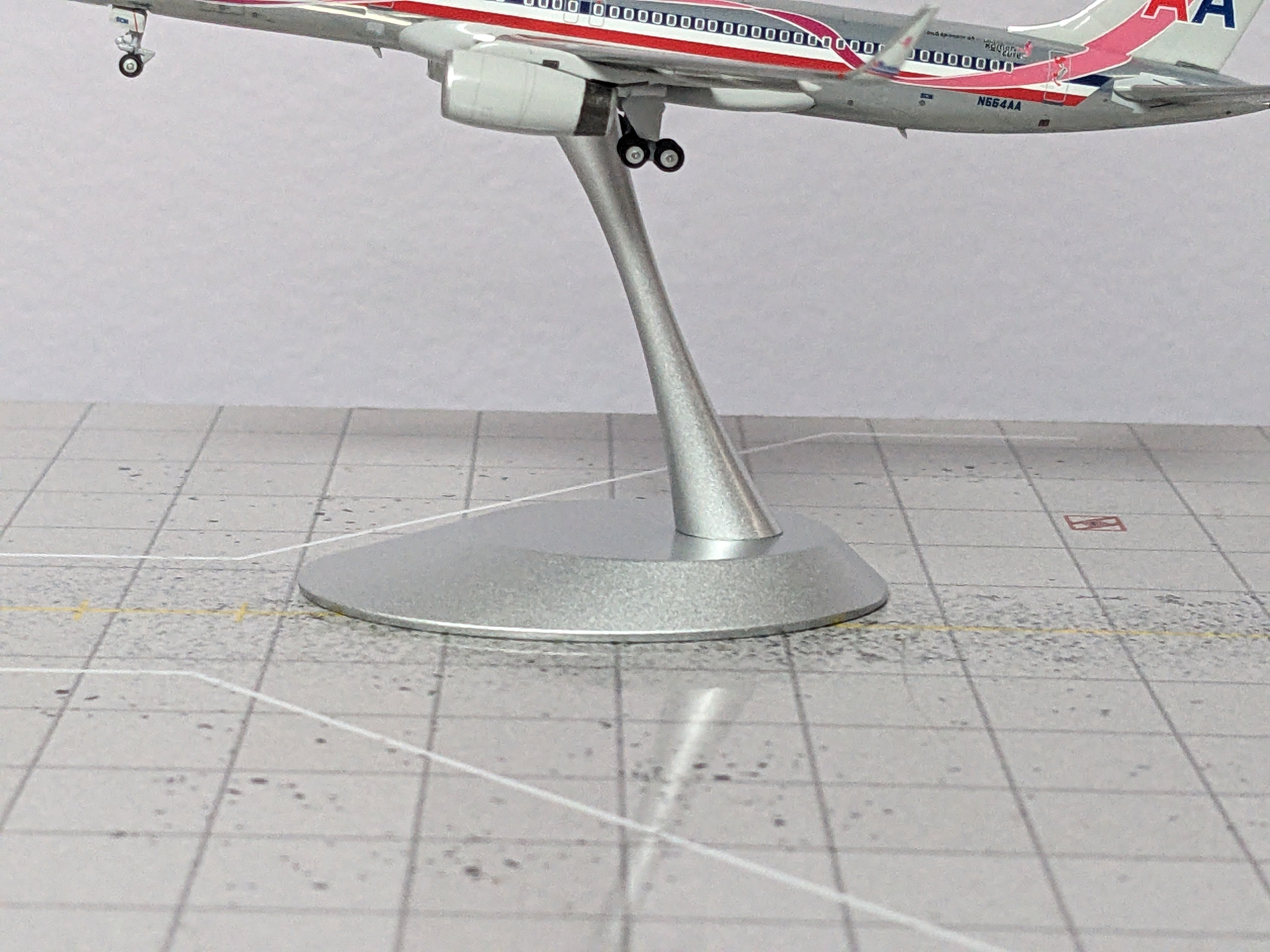 1:400 NG METAL STAND SMALL