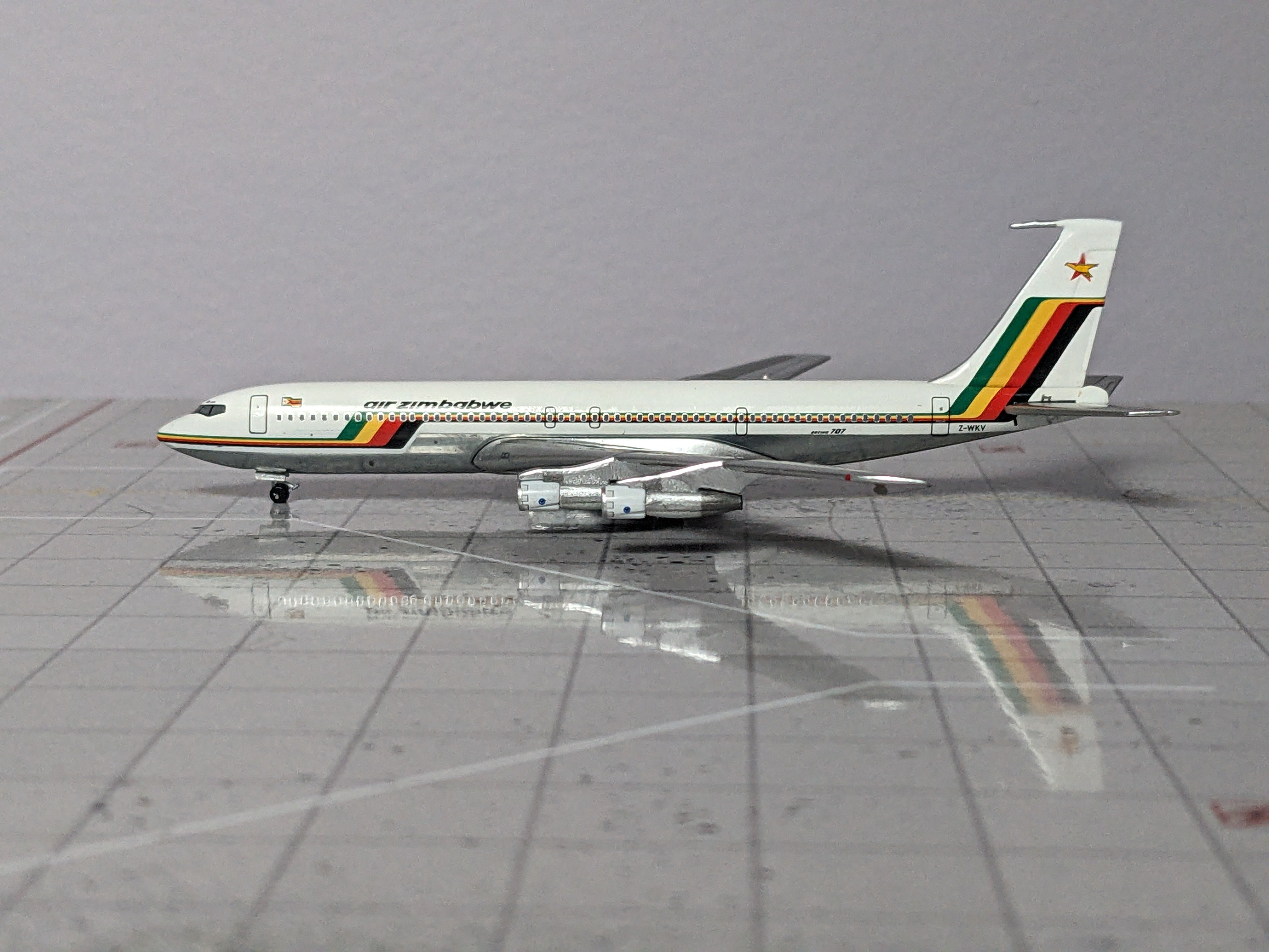 1:400 AEROCLASSICS AIR ZIMBABWE B707 Z-WKV