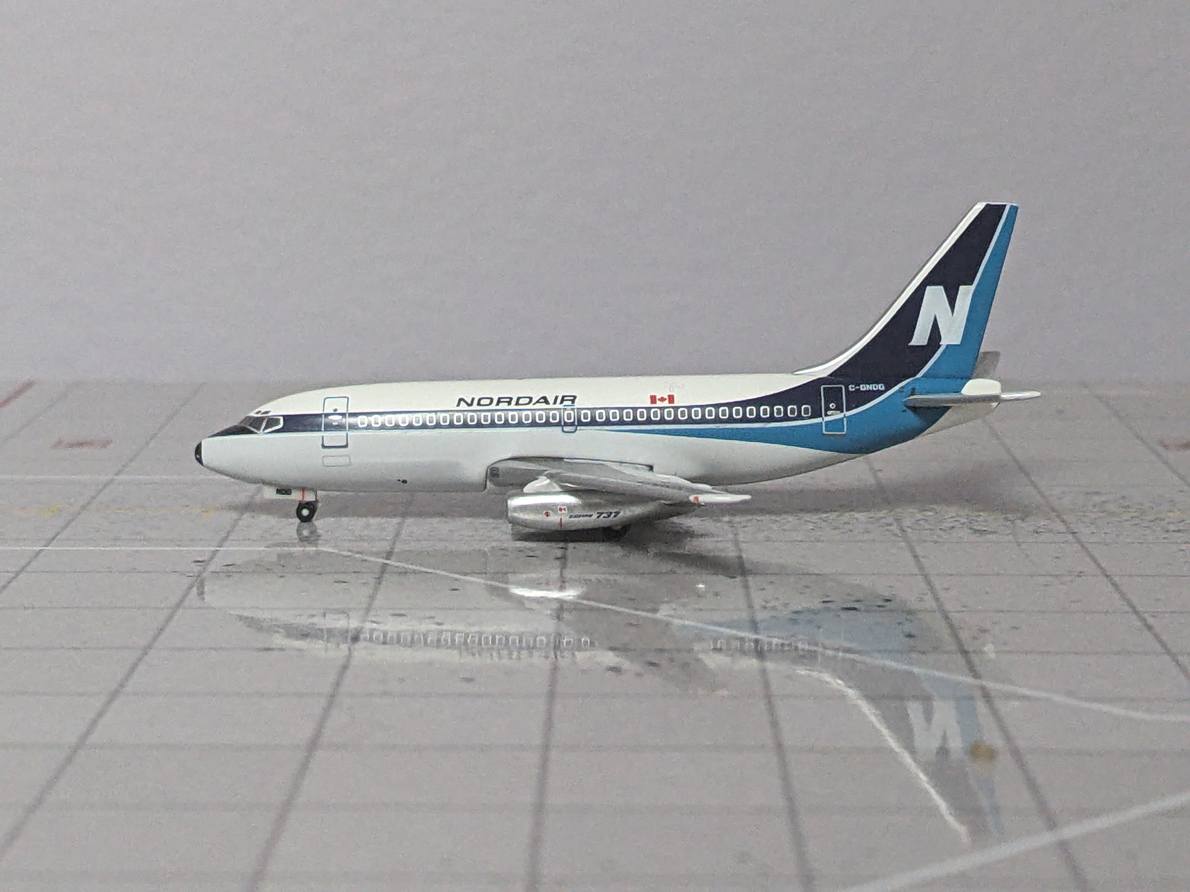 1:400 AEROCLASSICS NORDAIR B737-200 C-GNGD