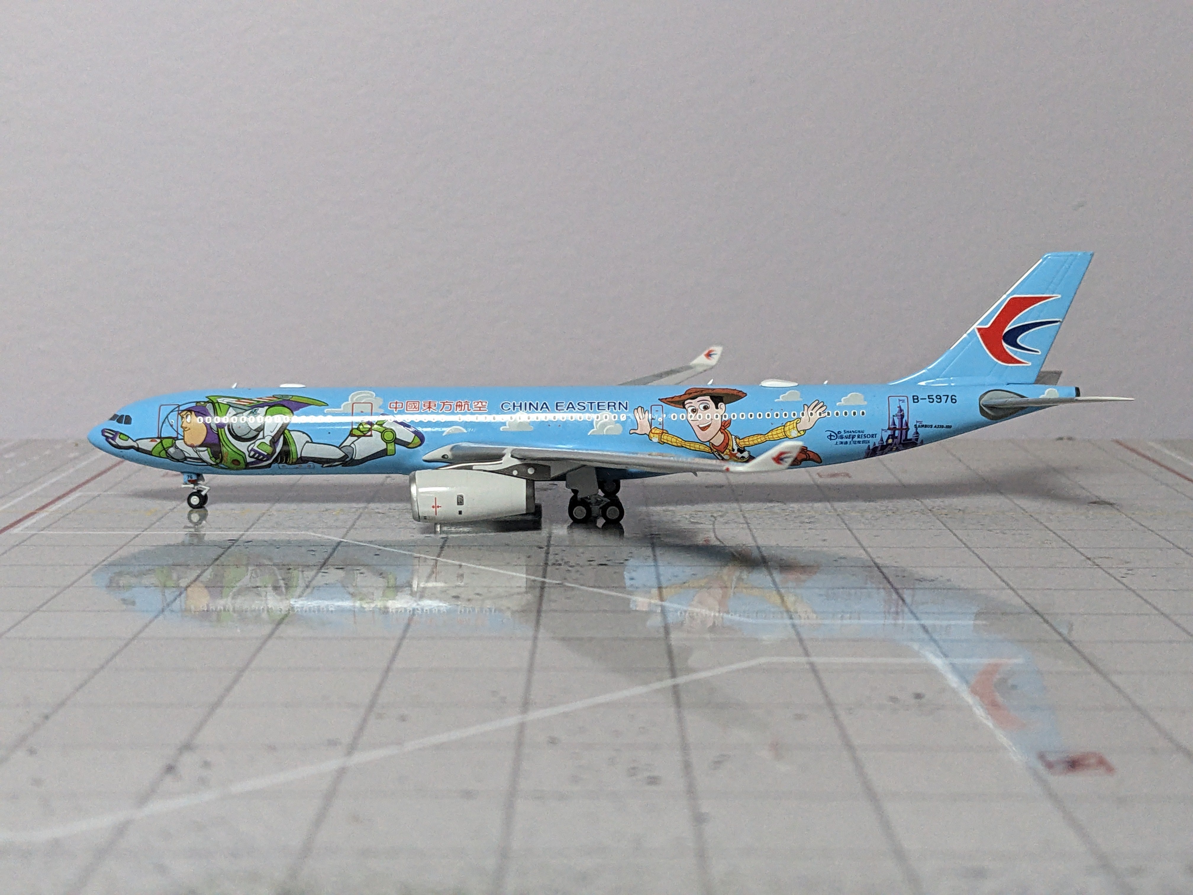 1:400 NG CHINA EASTERN A330 B-5976 "TOYS"