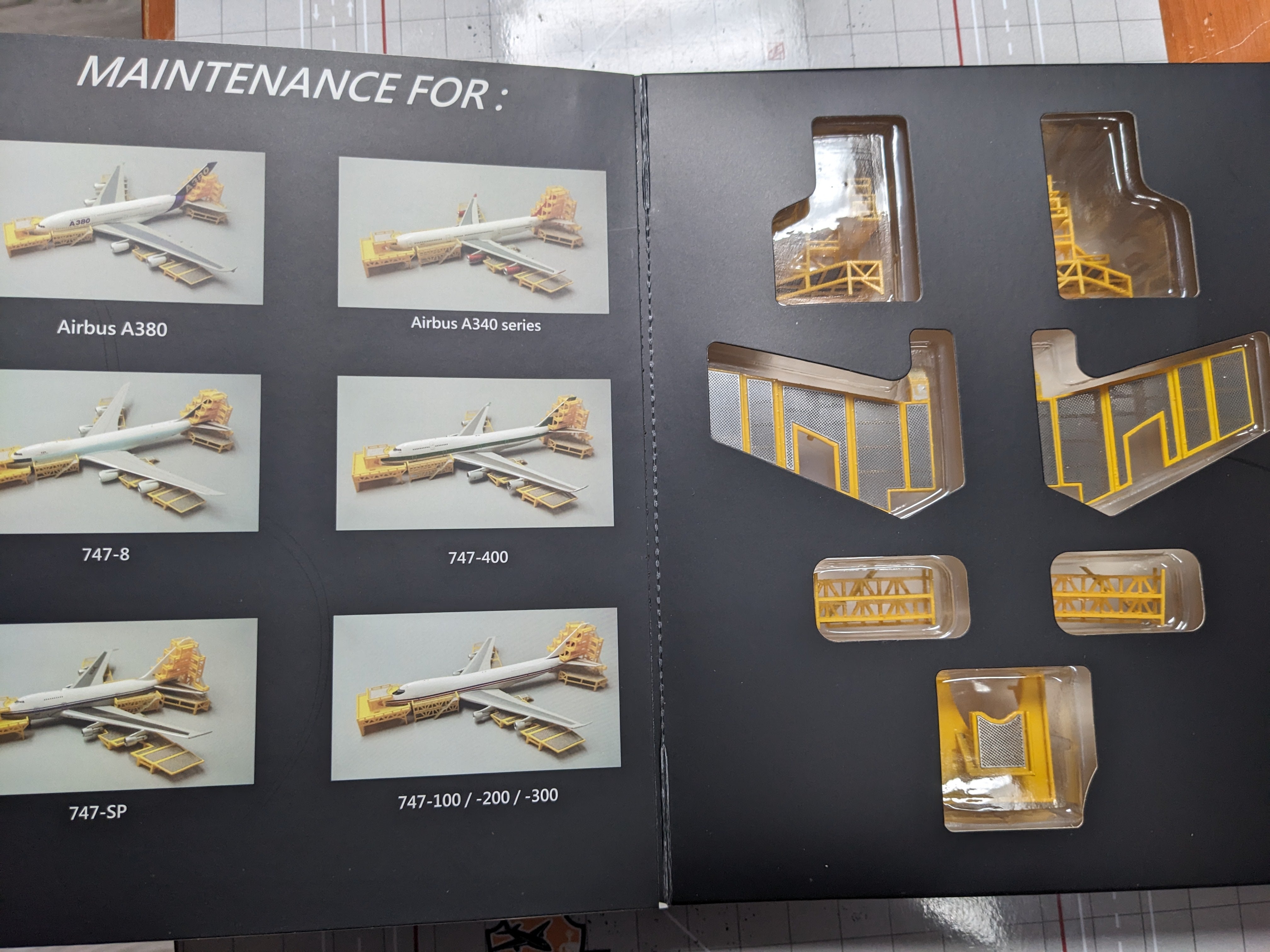 1:400 AIRPORT MAINTENANCE SET QUADS