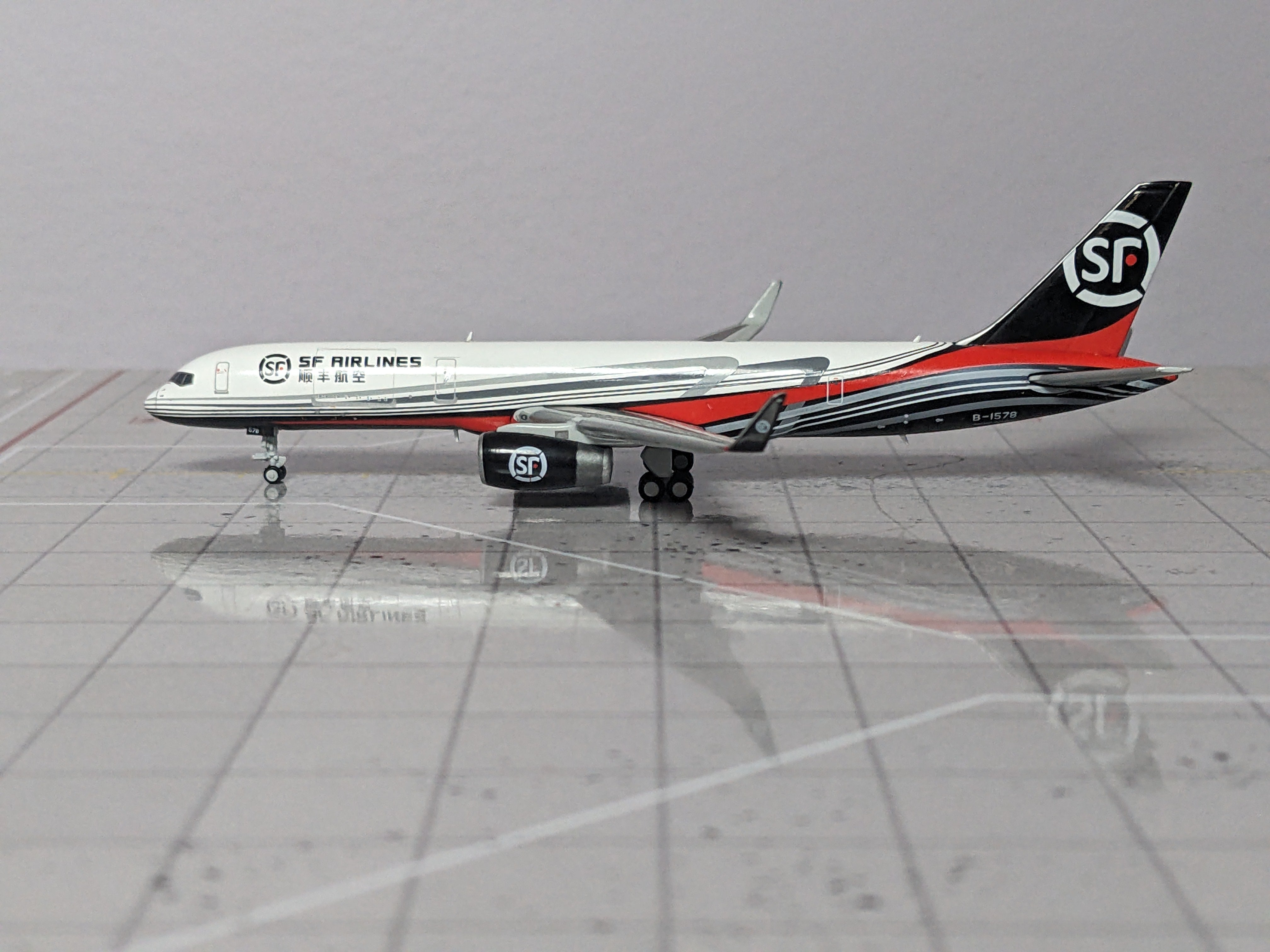 1:400 JC SF B757-200 B-1578