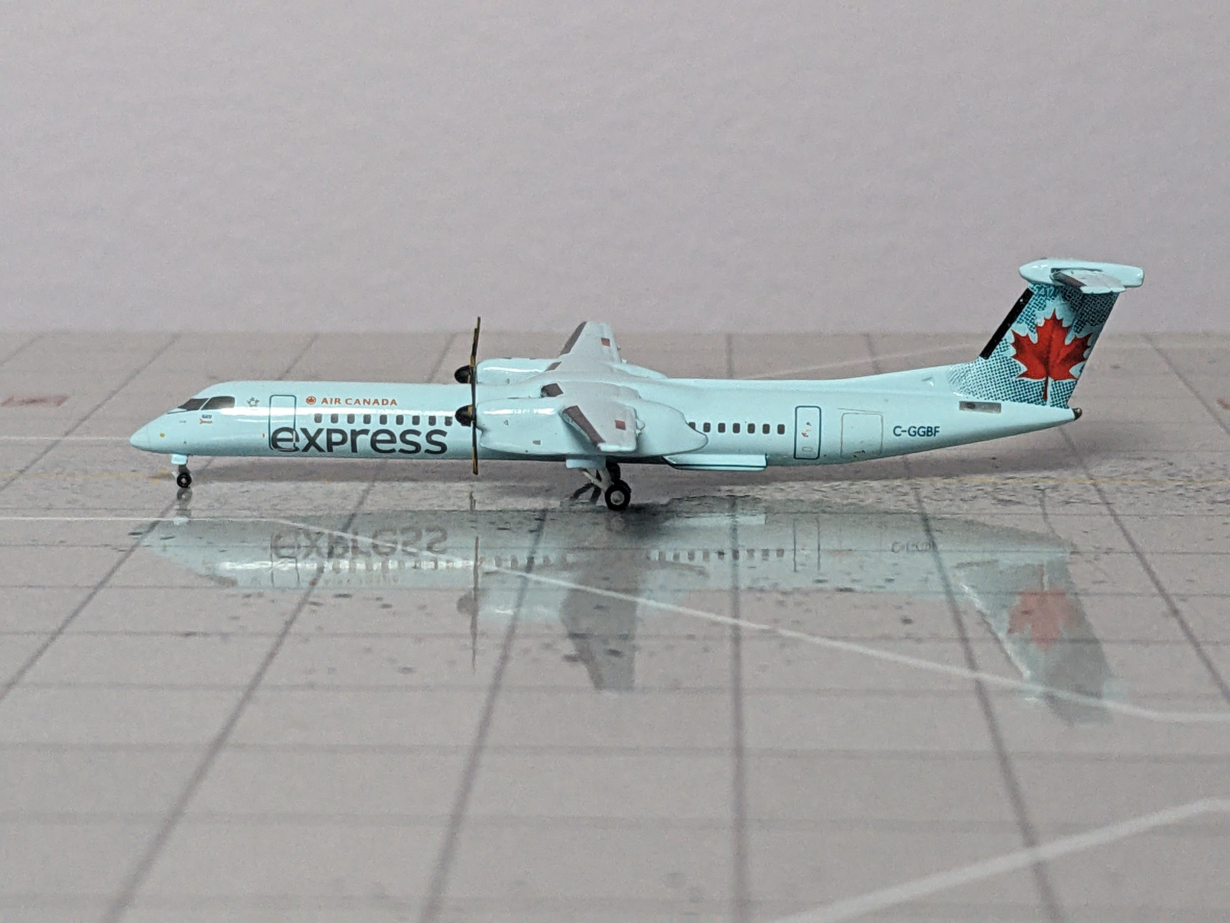 1:400 JC AIR CANADA Q400 C-GGBF