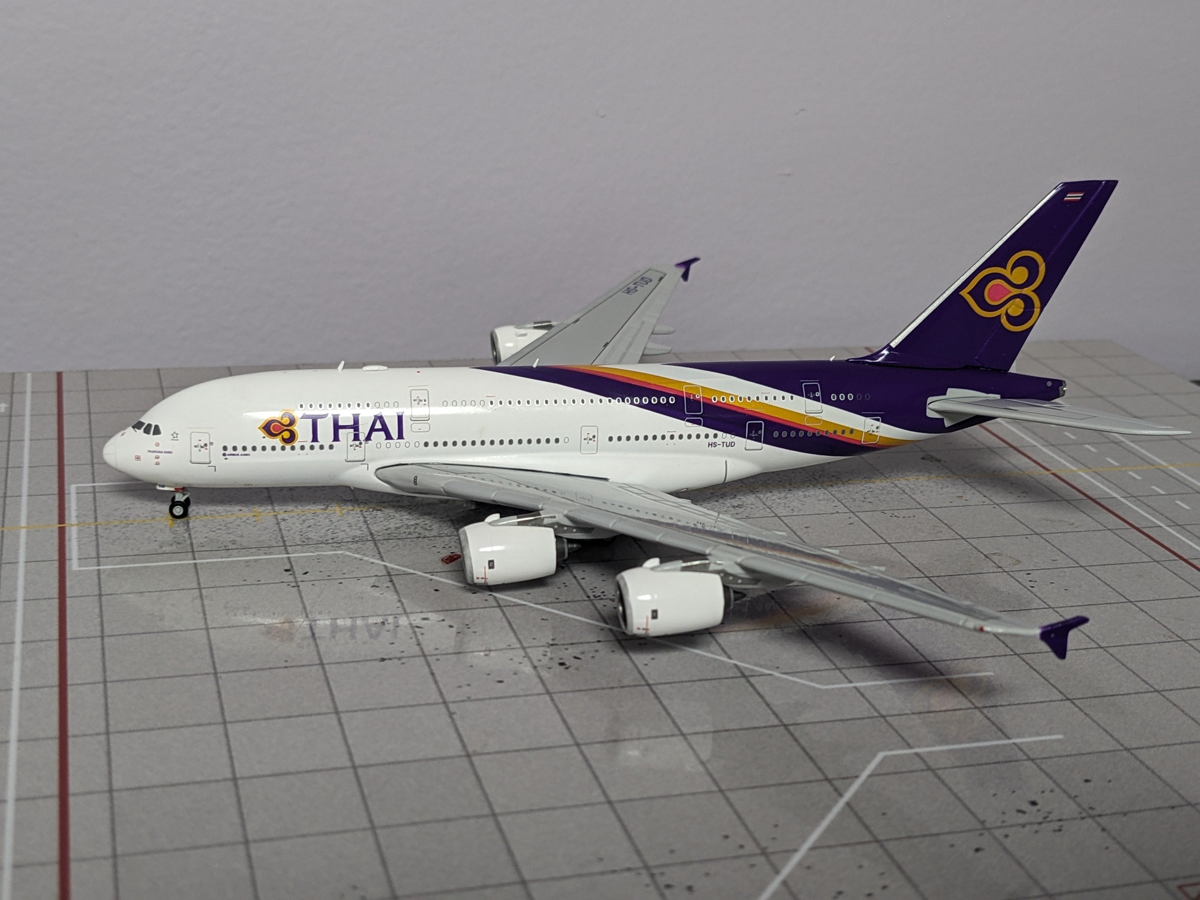 1:400 JC THAI A380 HS-TUD