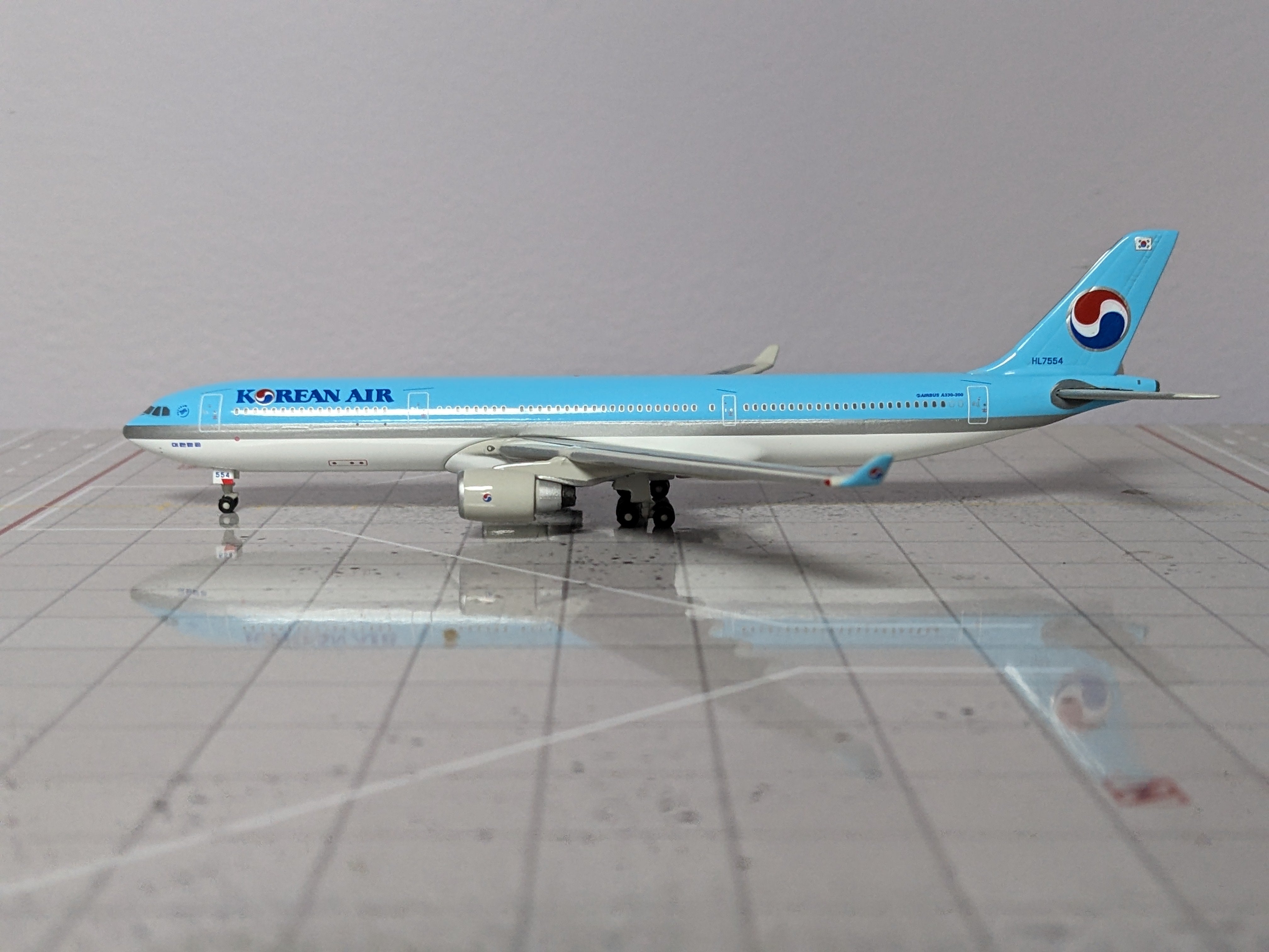 1:400 GEMINI KOREAN AIR A330-300 HL7554