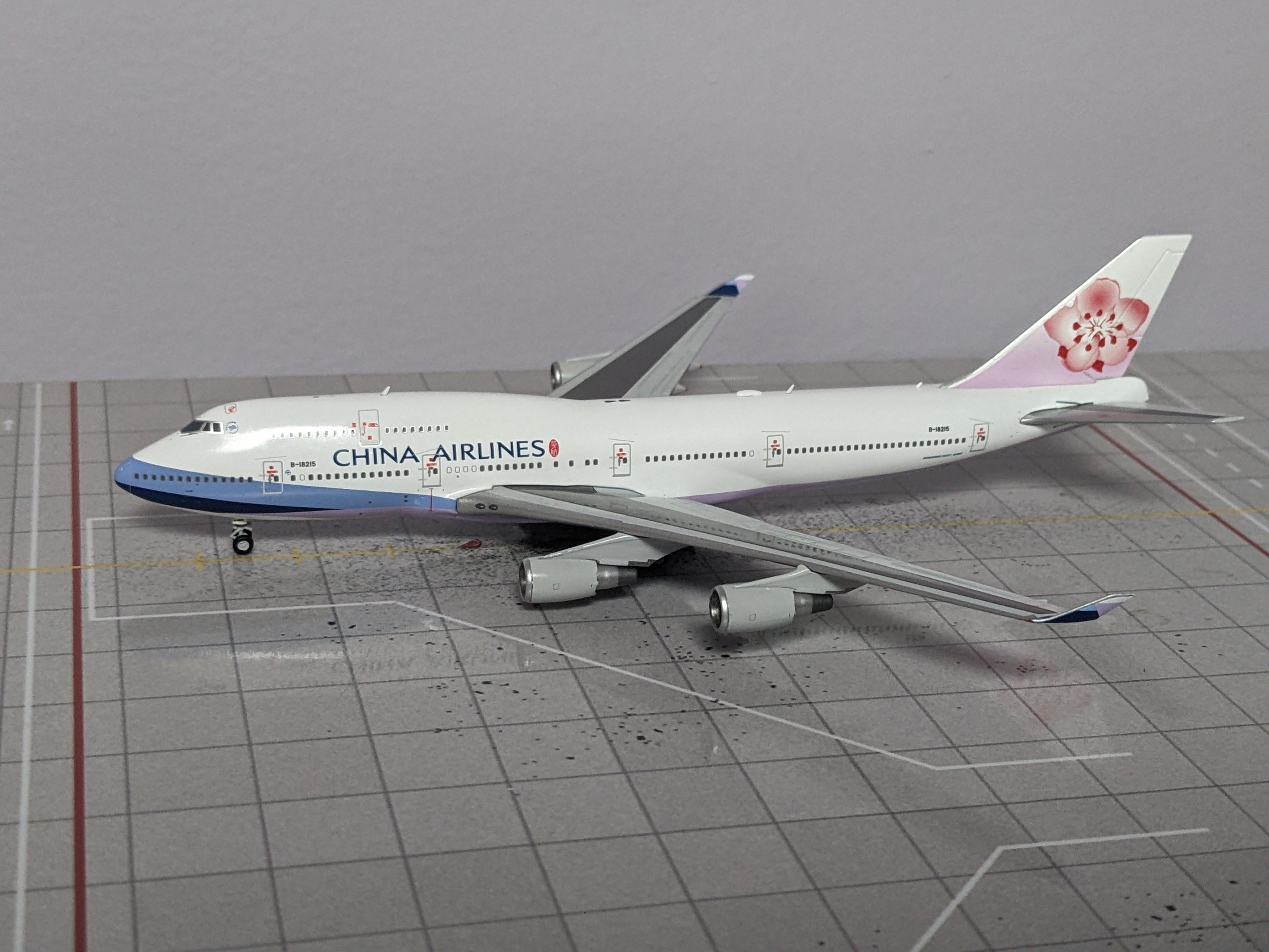 1:400 JC CHINA AIRLINES B747-400 B-16215