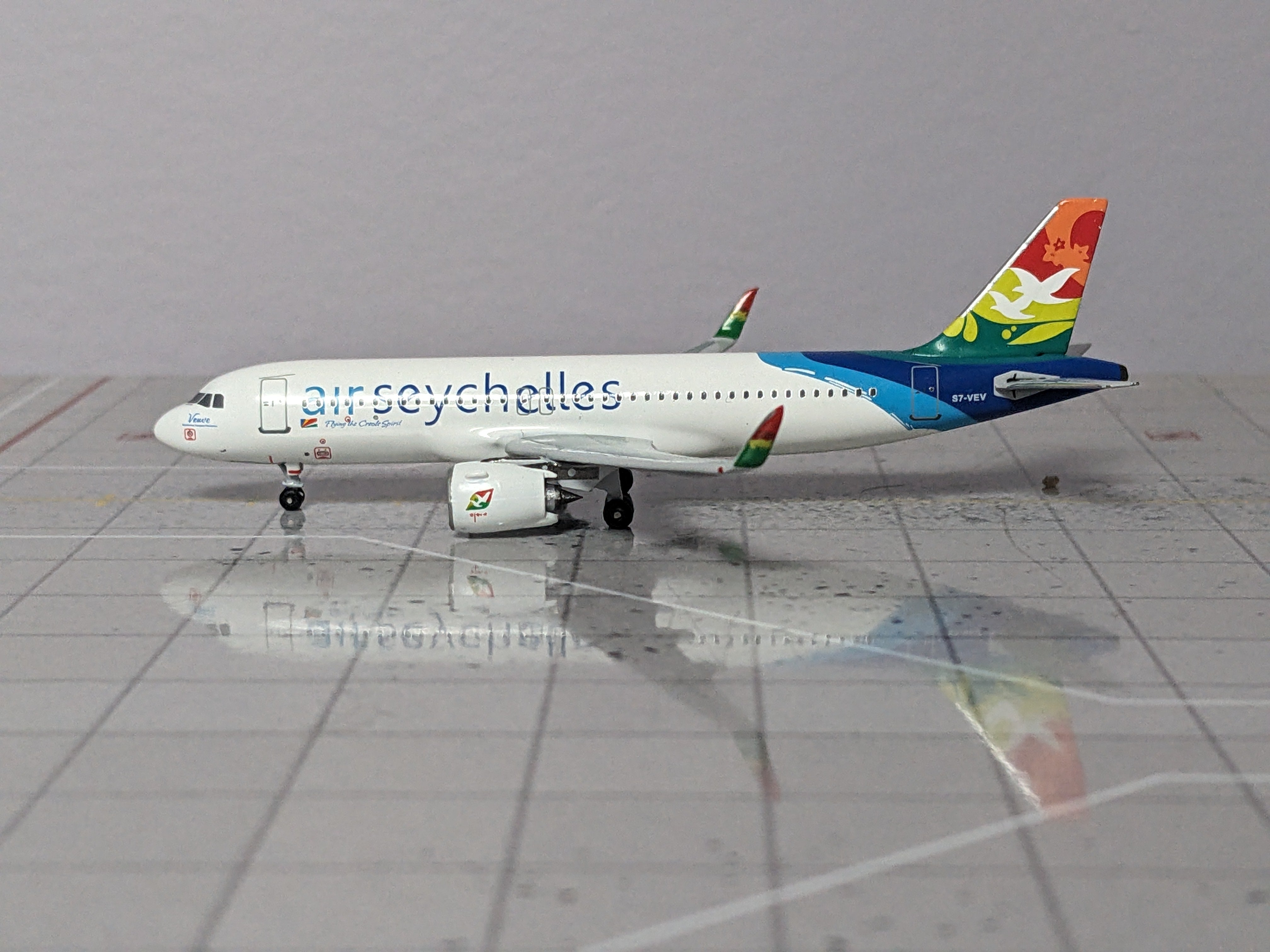 1:400 AEROCLASSICS AIR SEYCHILLES A320 S7-VEV