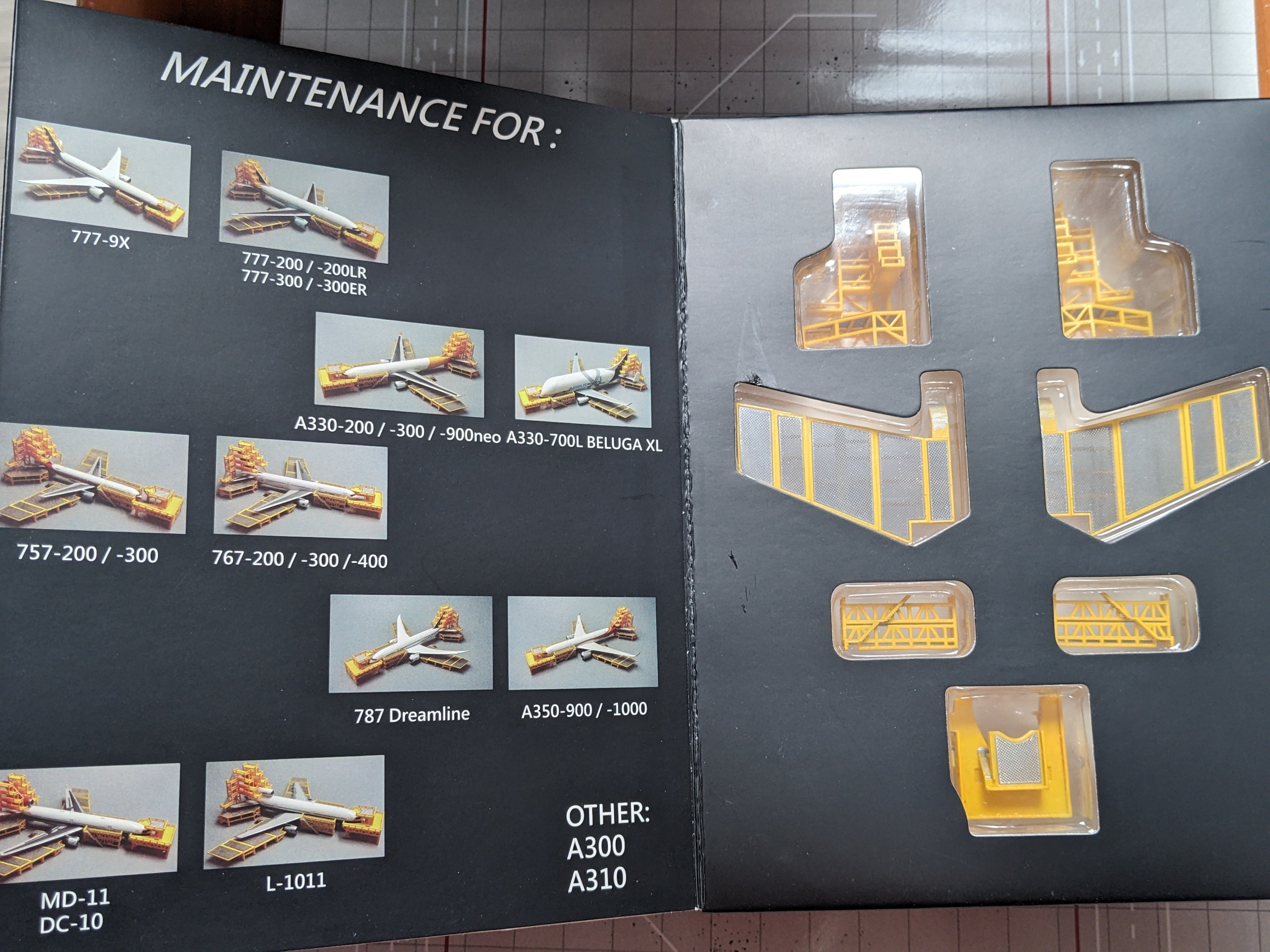 1:400 AIRPORT MAINTENANCE SET DUAL ENGINE