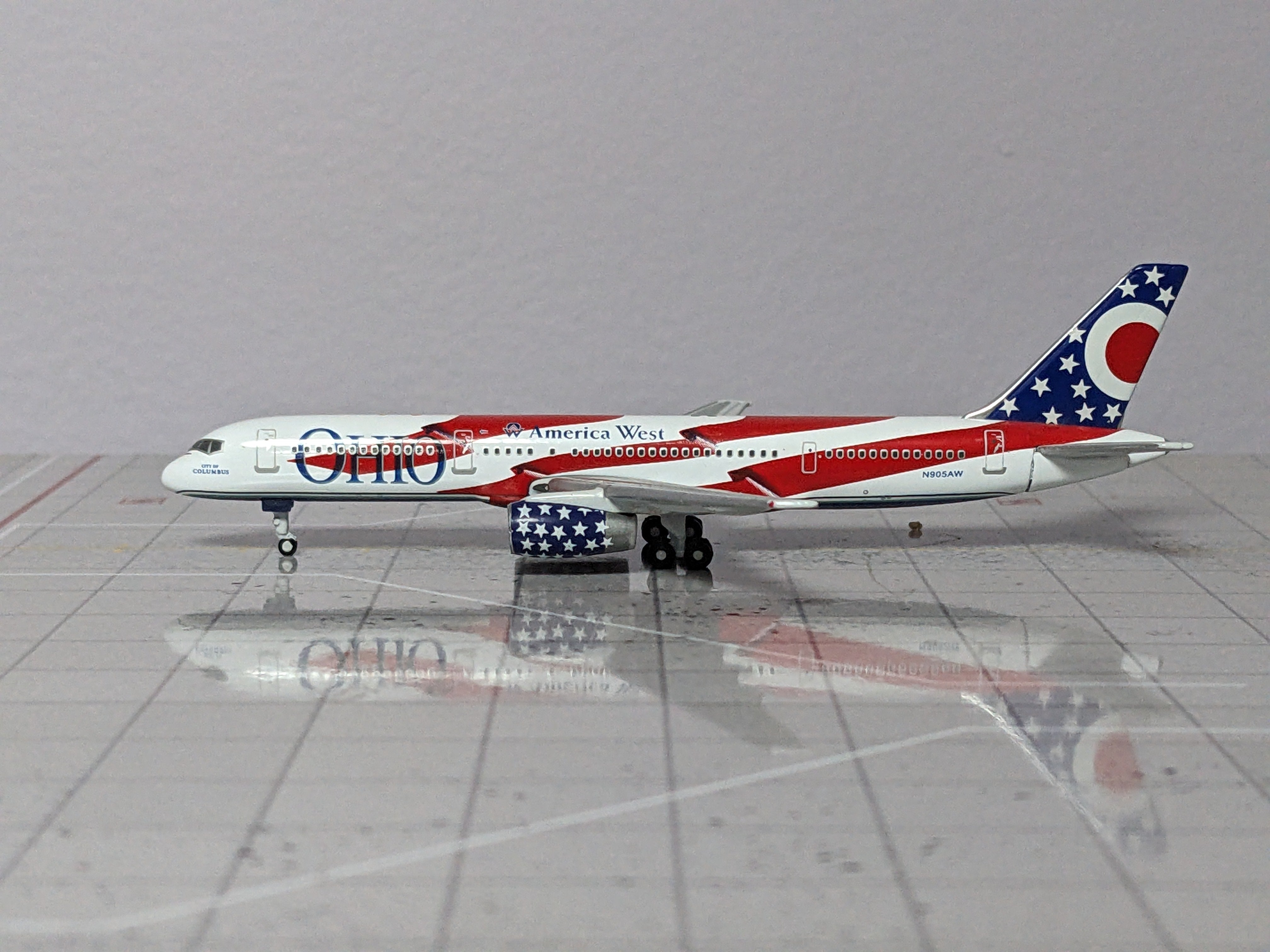1:400 GEMINI AMERICA WEST B757-200 N905AW "OHIO"
