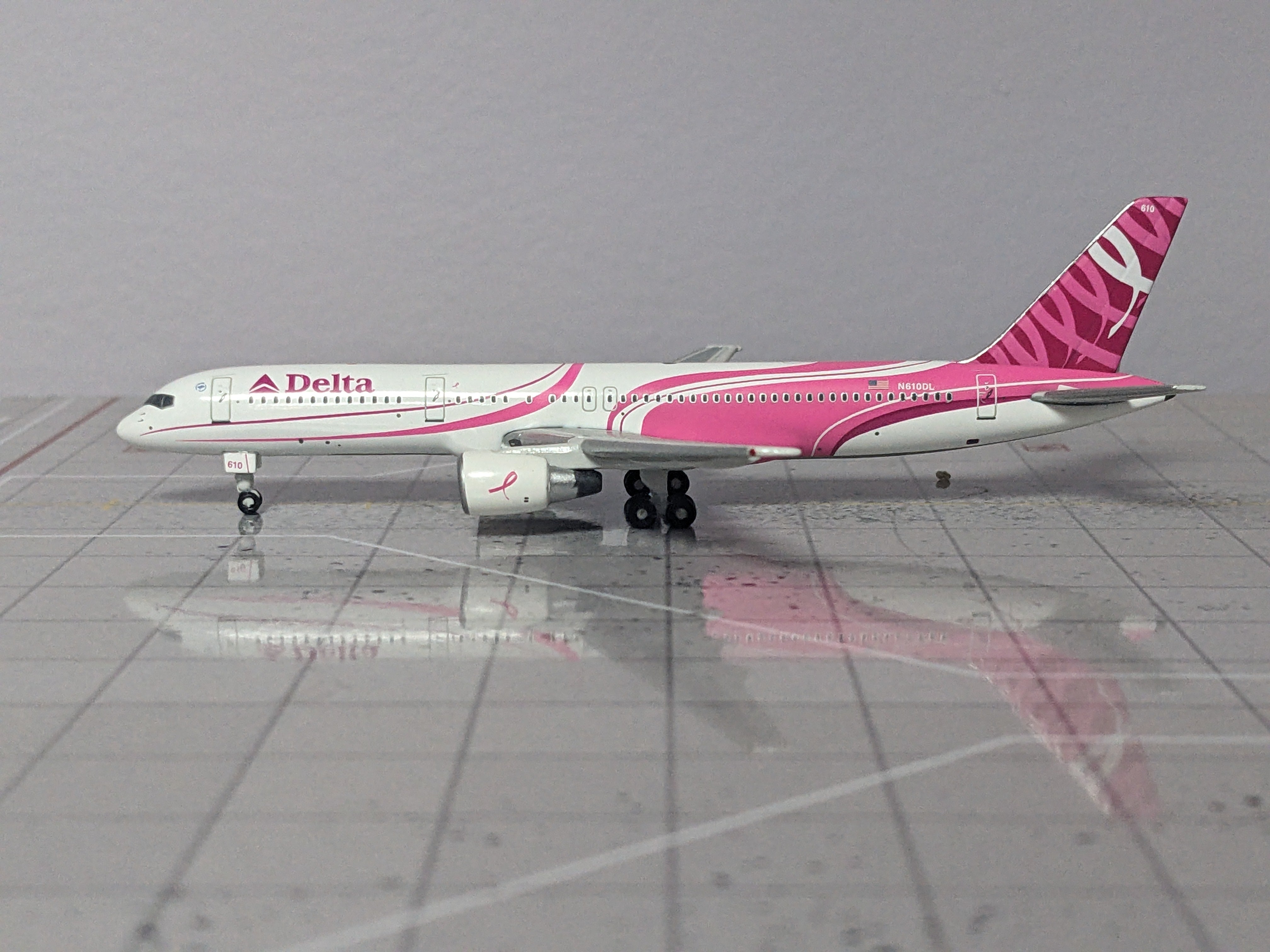 1:400 GEMINI DELTA B757-200 N610DL "SONG"