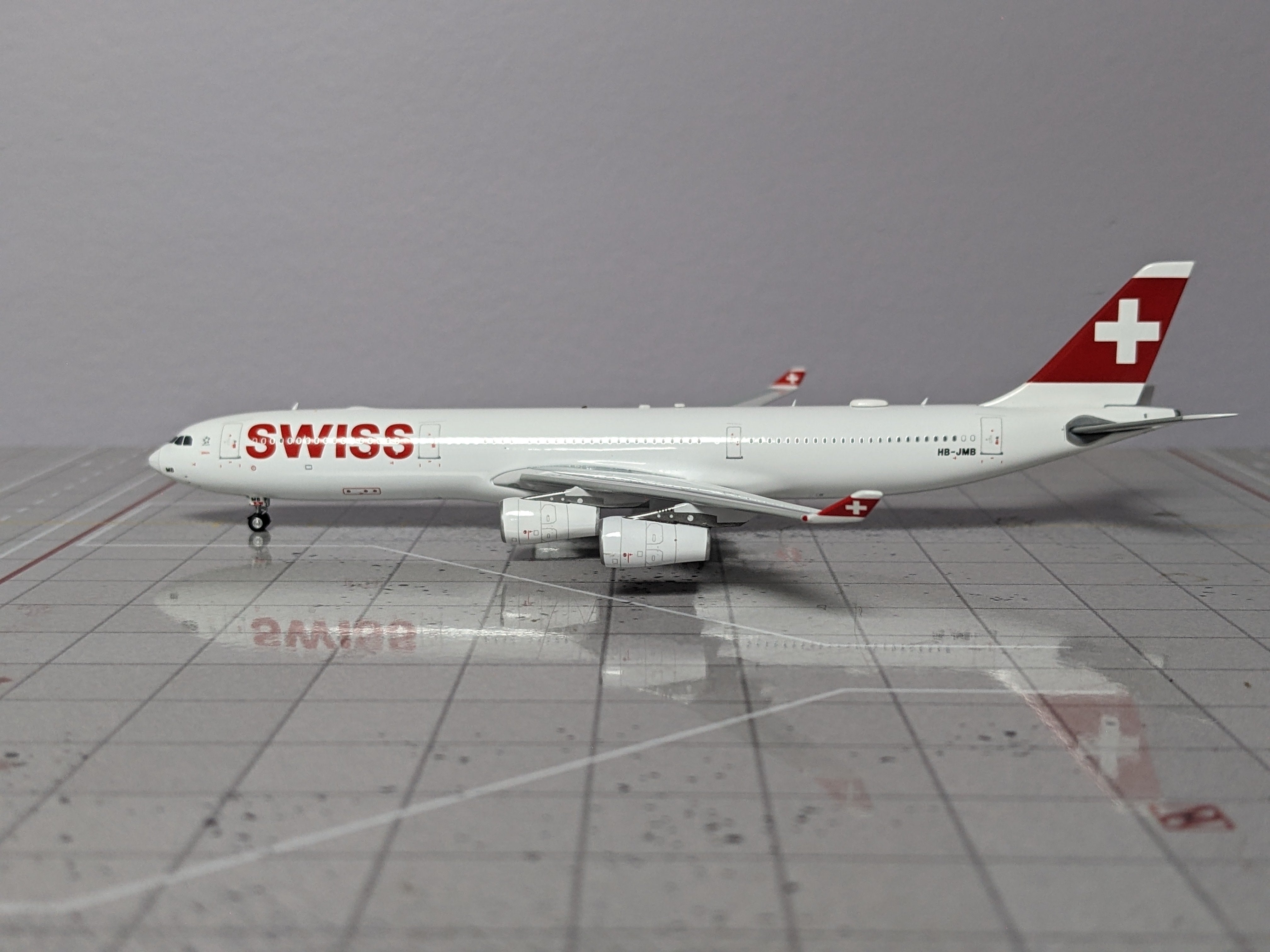 1:400 AV400 SWISS A340-300 HB-JMB