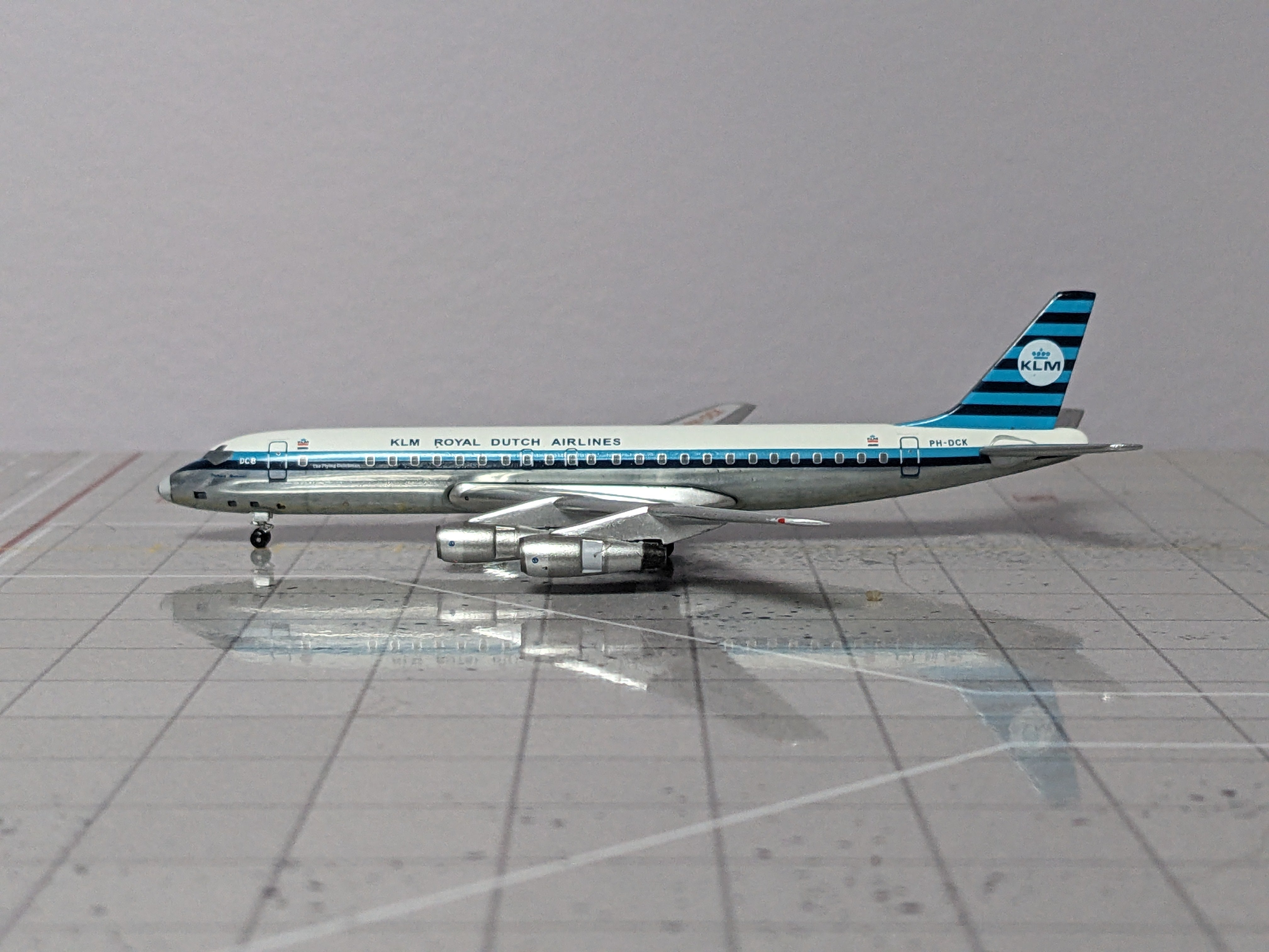 1:400 AEROCLASSICS KLM DC-8 PH-DCK