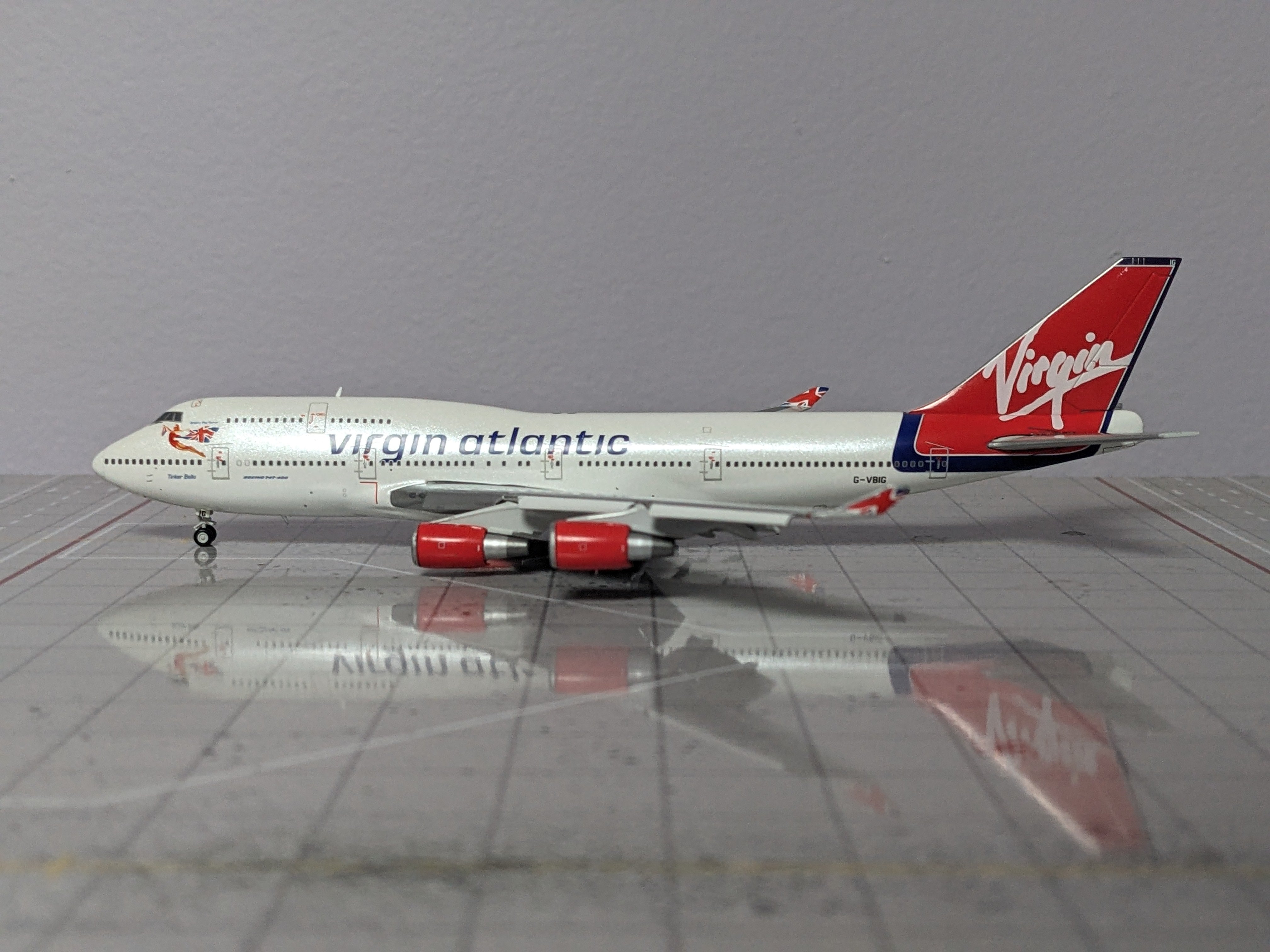 1:400 JC VIRGIN ATLANTIC B747-400 G-VBIG FLAPS