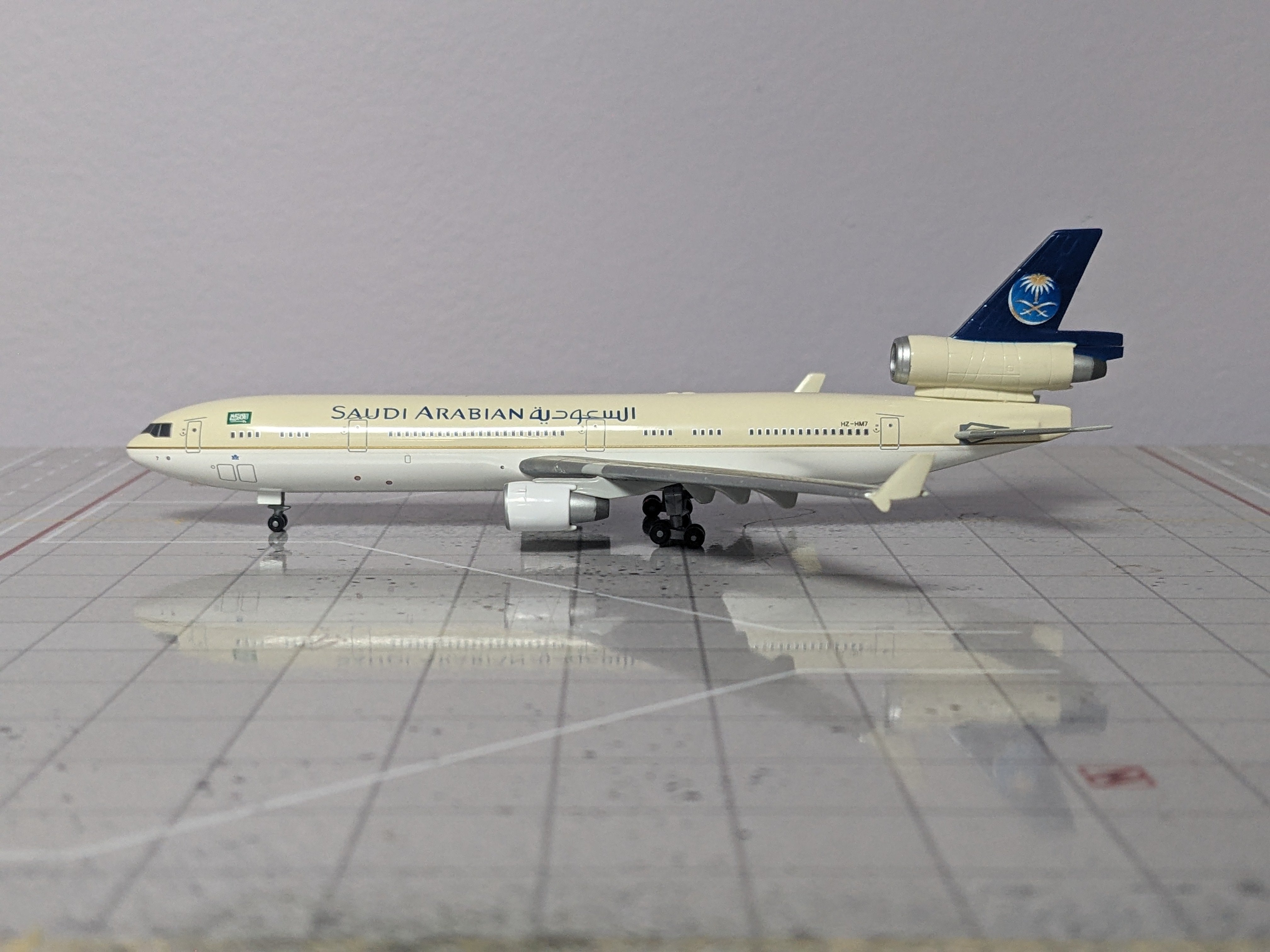 1:400 JET-X SAUDI ARABIAN MD-11 HZ-HM7