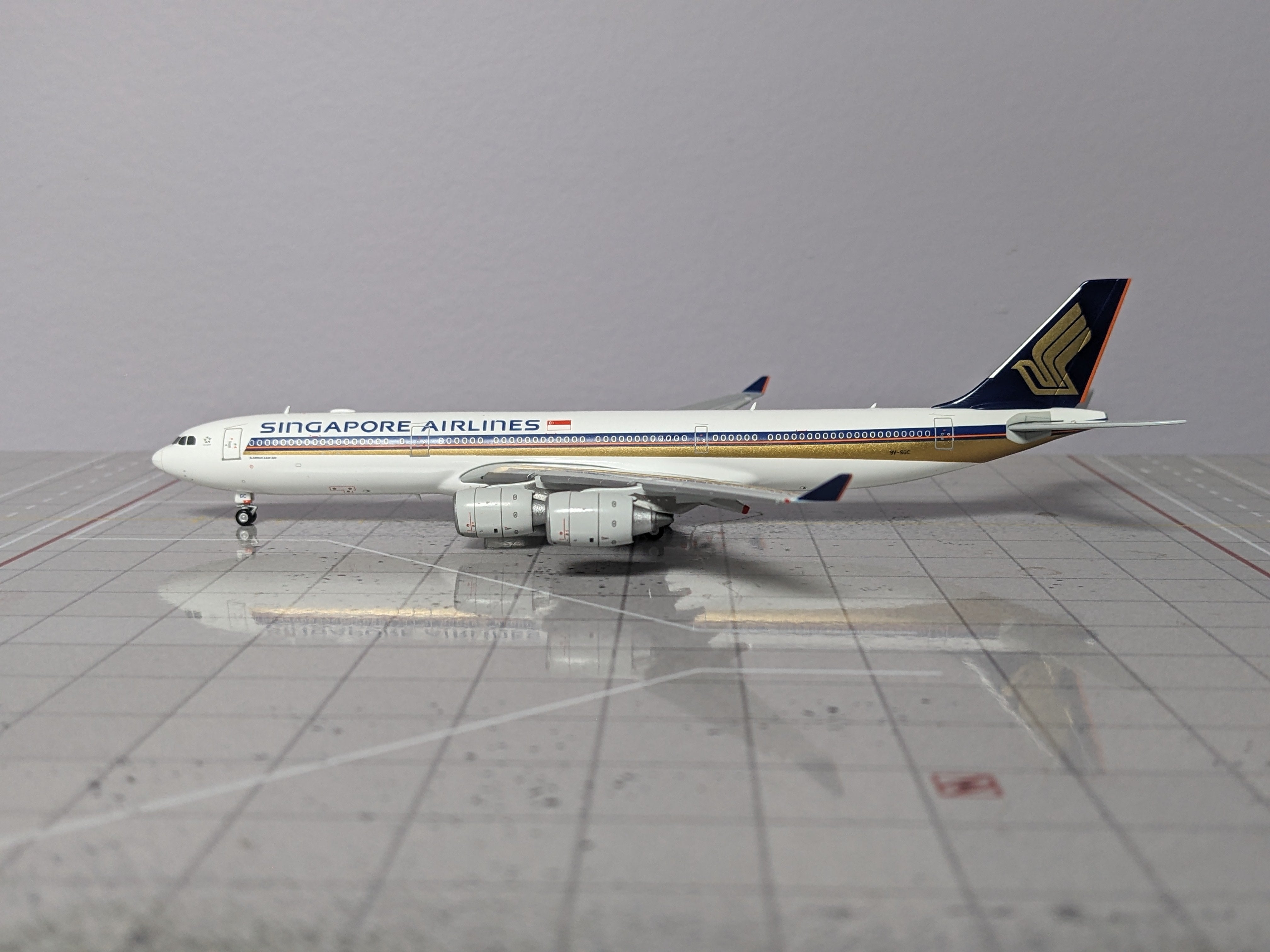 1:400 HX SINGAPORE A340-500 9V-SGC