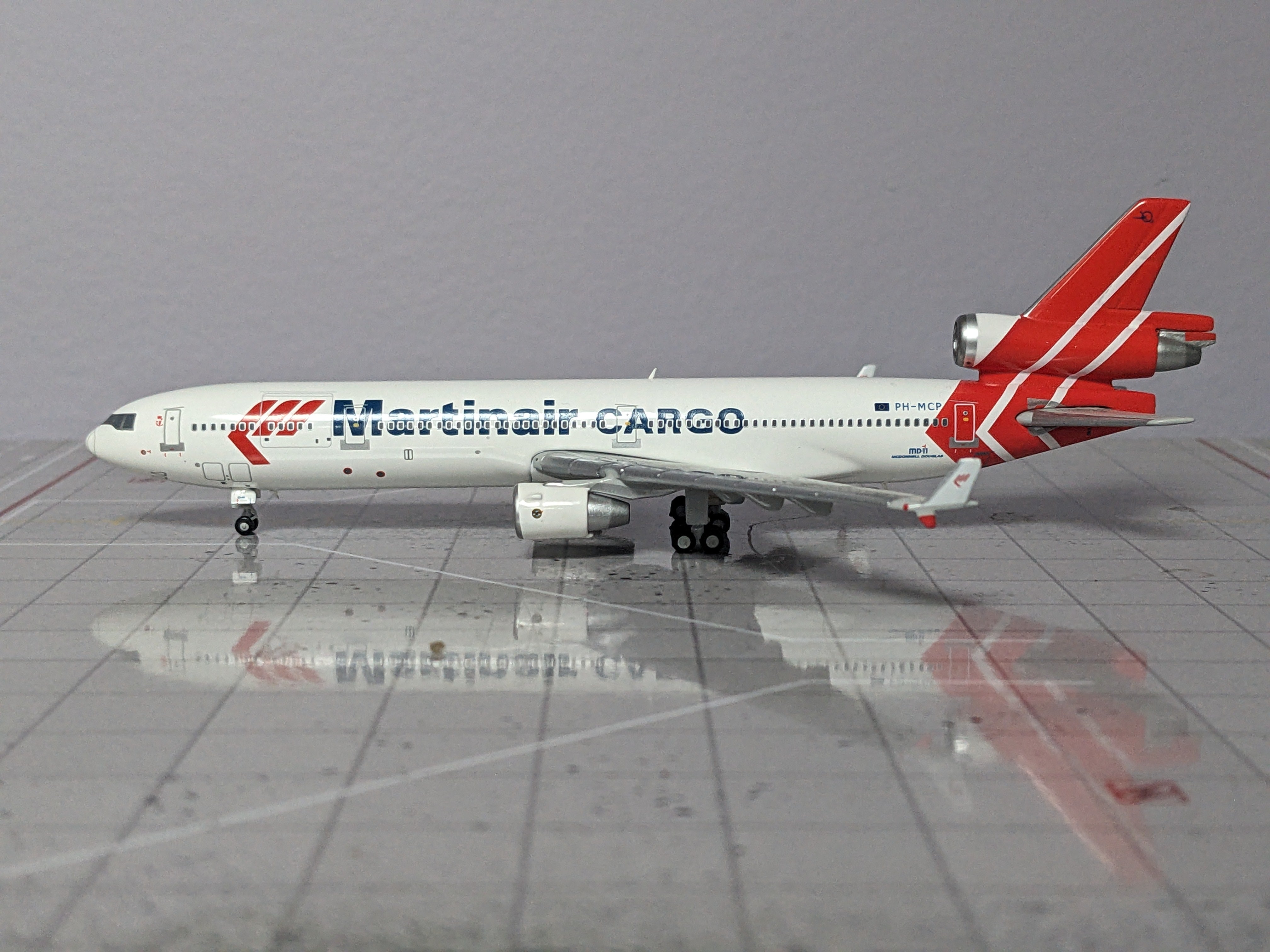 1:400 GEMINI MARTINAIR CARGO MD-11 PH-MCP
