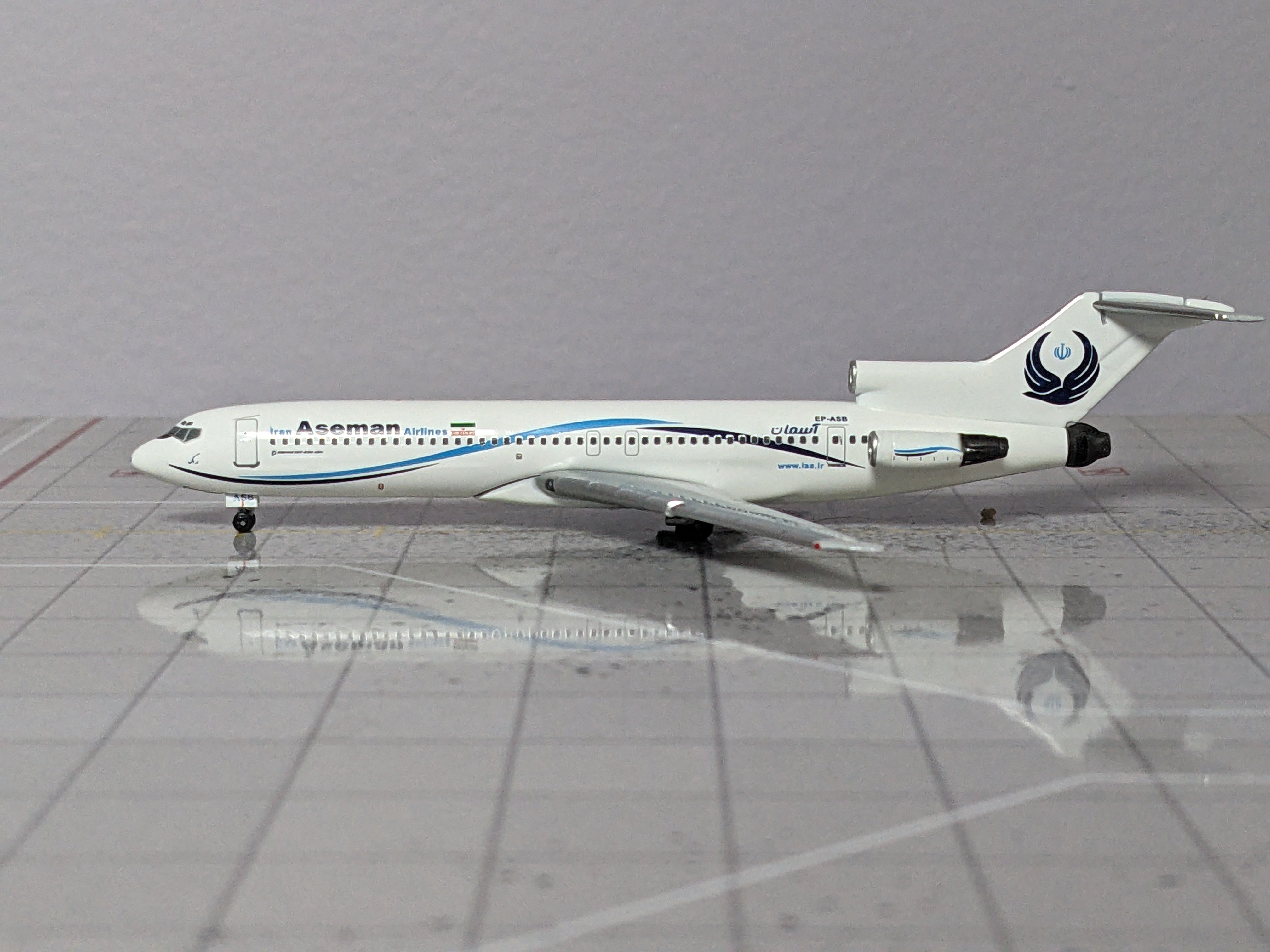 1:400 AEROCLASSICS IRAN ASEMAN B727-200 EP-ASB